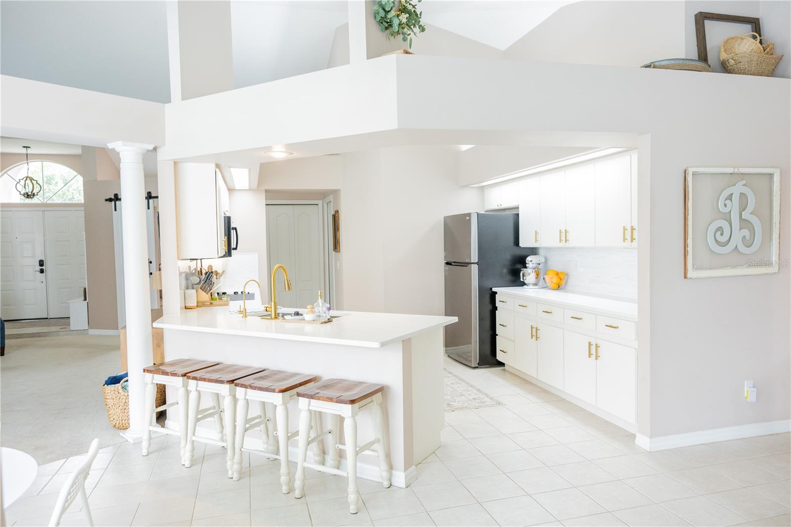 6305 S QUEENSWAY DR, TEMPLE TERRACE, FL, 33617