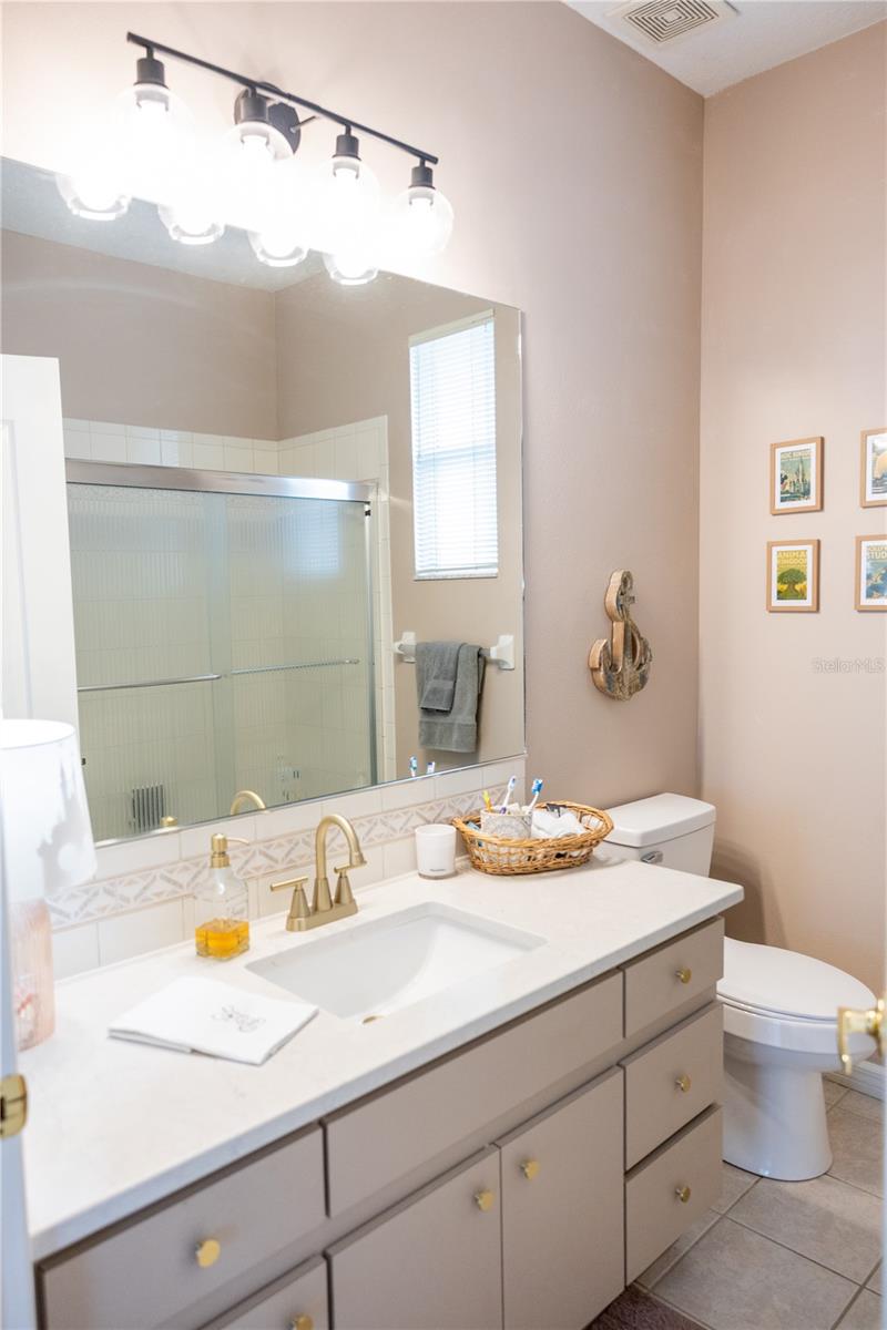 6305 S QUEENSWAY DR, TEMPLE TERRACE, FL, 33617