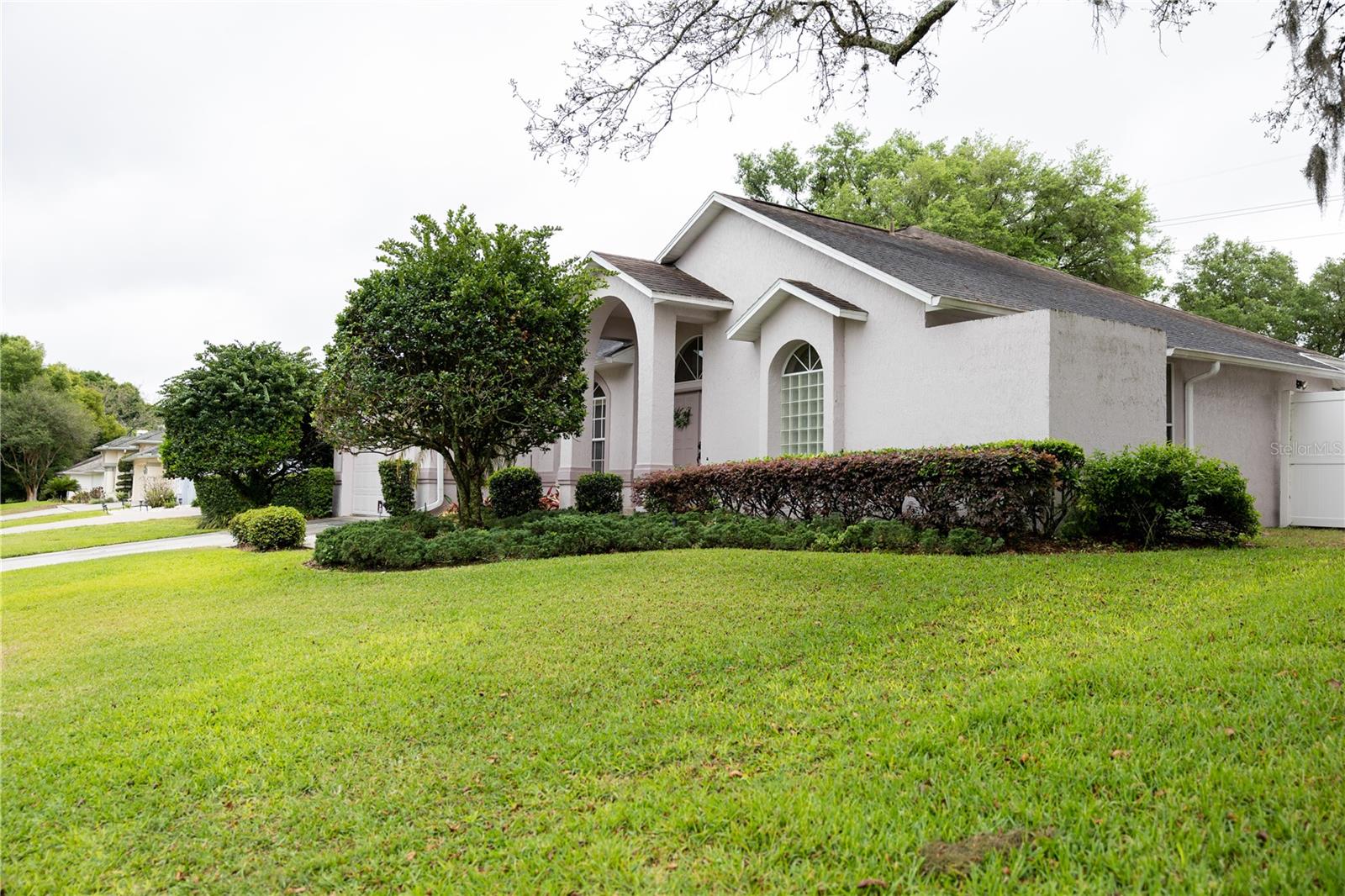 6305 S QUEENSWAY DR, TEMPLE TERRACE, FL, 33617