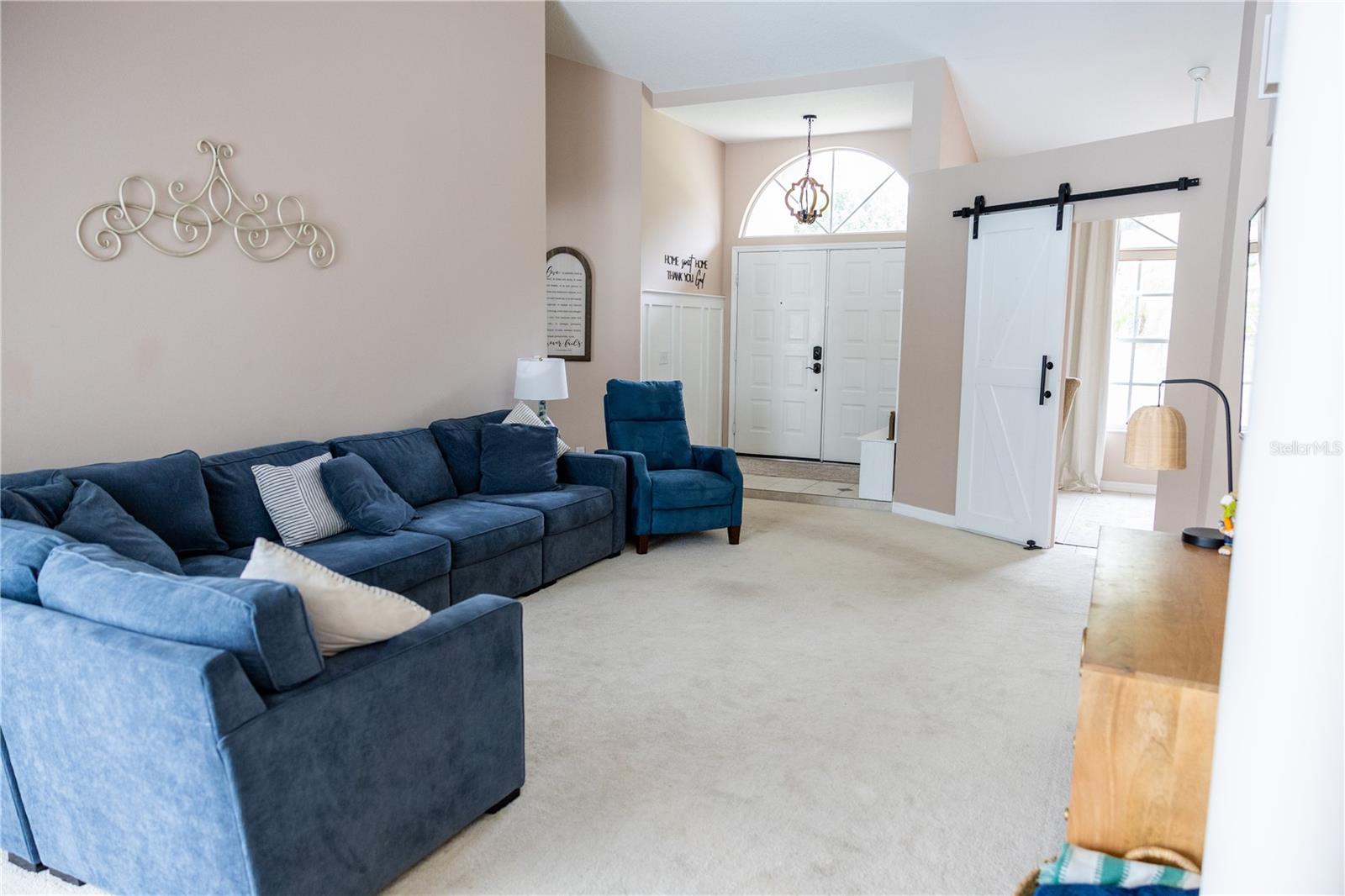 6305 S QUEENSWAY DR, TEMPLE TERRACE, FL, 33617