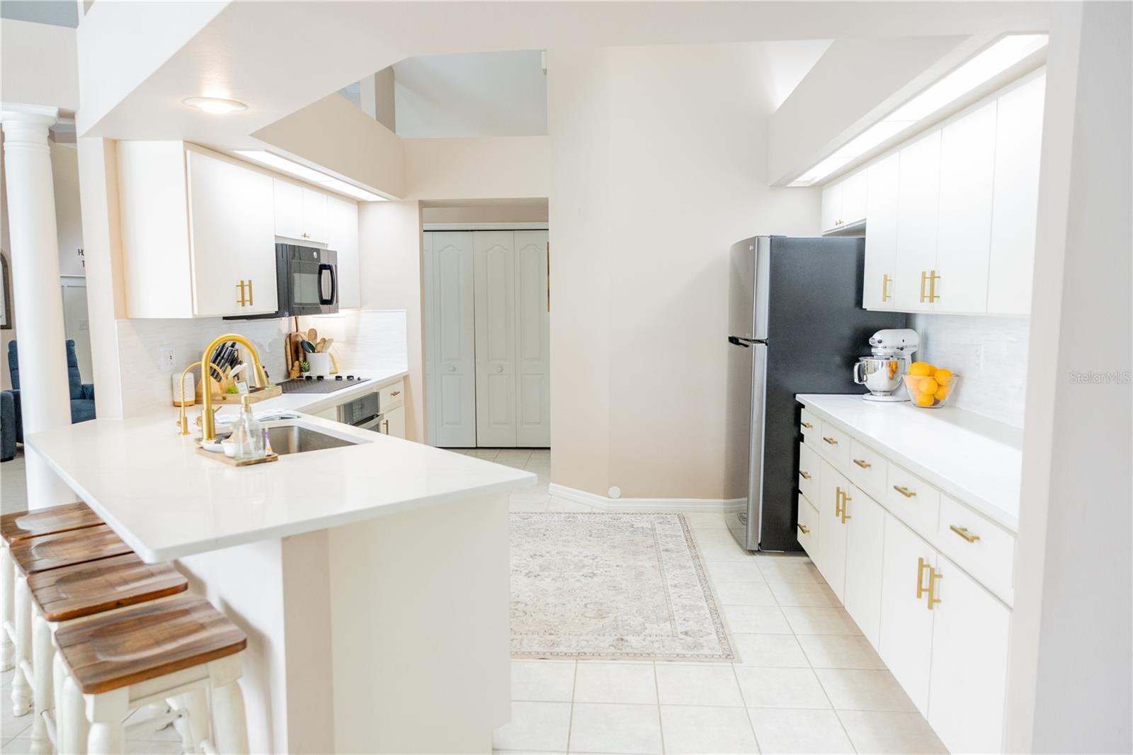 6305 S QUEENSWAY DR, TEMPLE TERRACE, FL, 33617