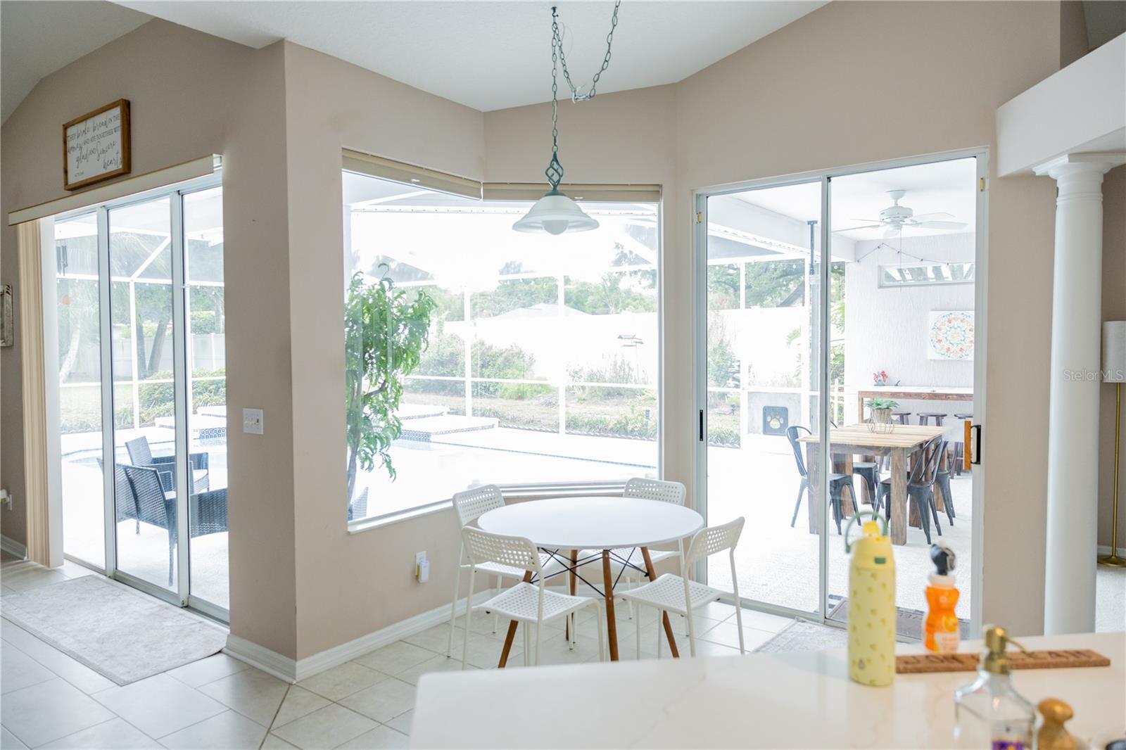 6305 S QUEENSWAY DR, TEMPLE TERRACE, FL, 33617