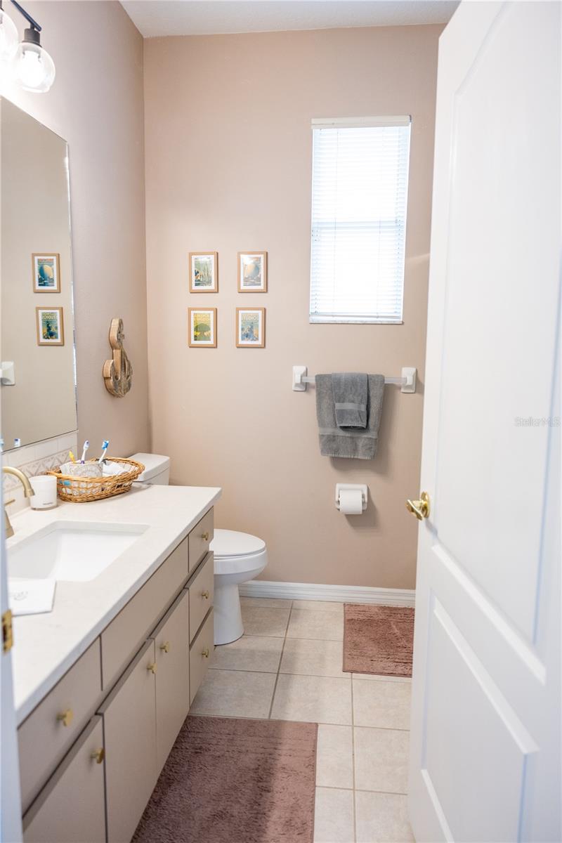 6305 S QUEENSWAY DR, TEMPLE TERRACE, FL, 33617