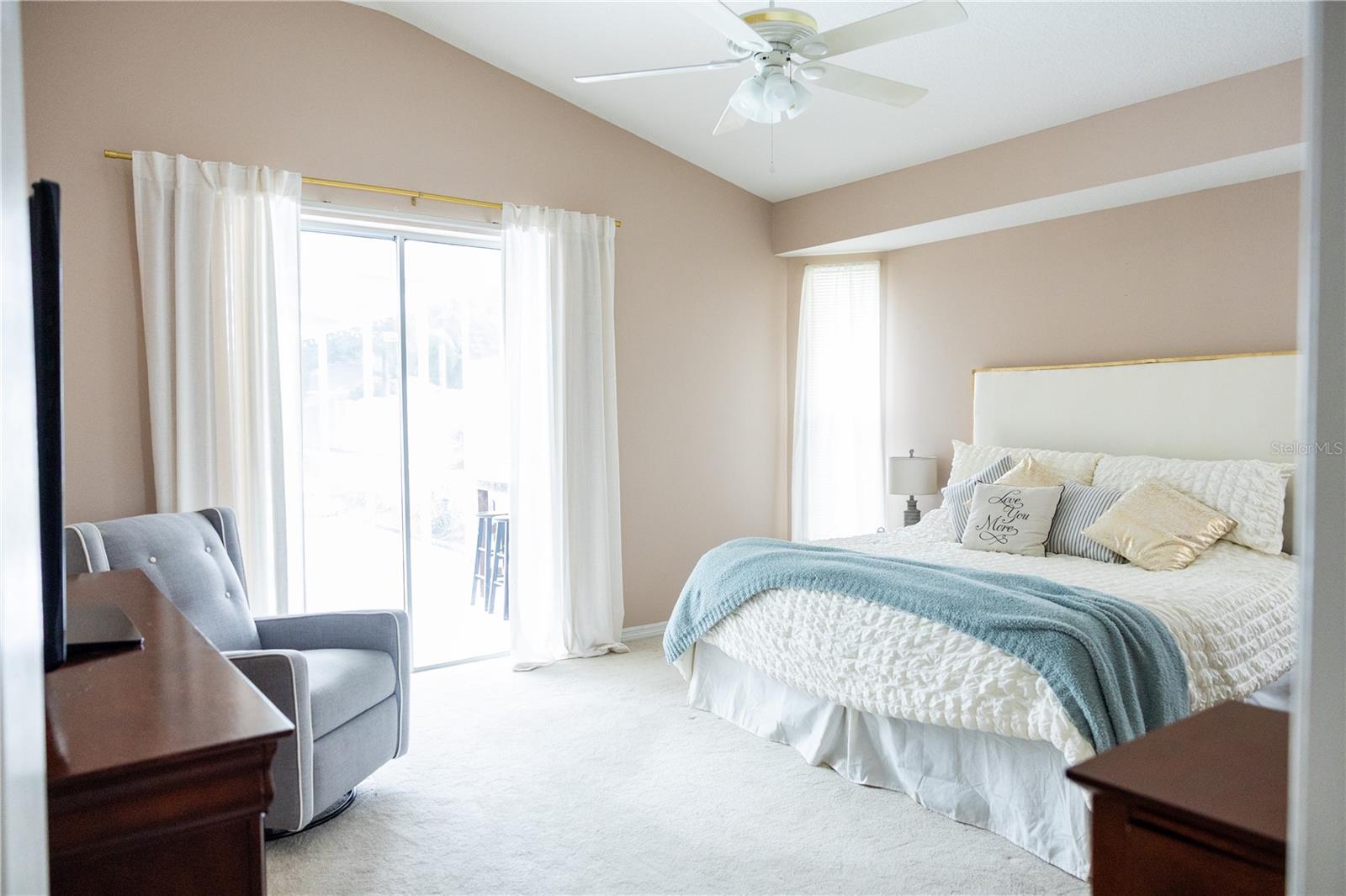 6305 S QUEENSWAY DR, TEMPLE TERRACE, FL, 33617