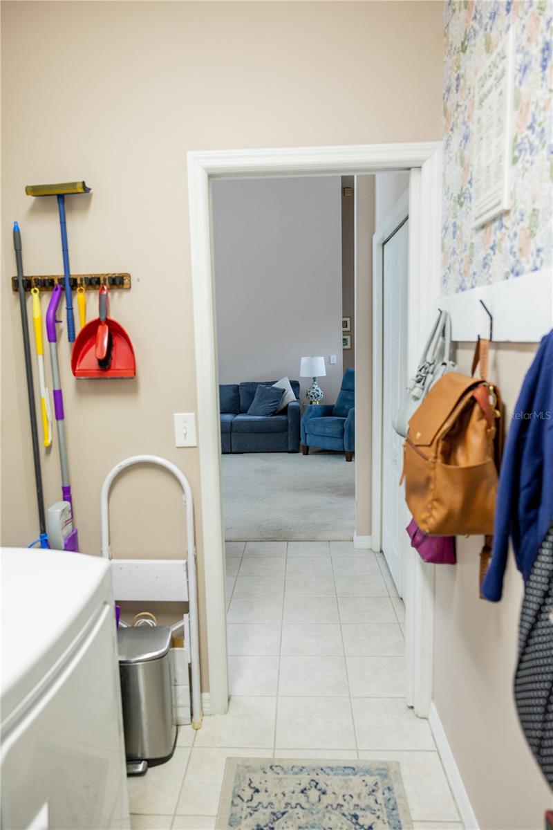 6305 S QUEENSWAY DR, TEMPLE TERRACE, FL, 33617