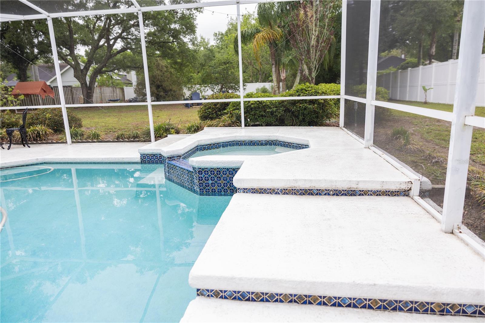 6305 S QUEENSWAY DR, TEMPLE TERRACE, FL, 33617