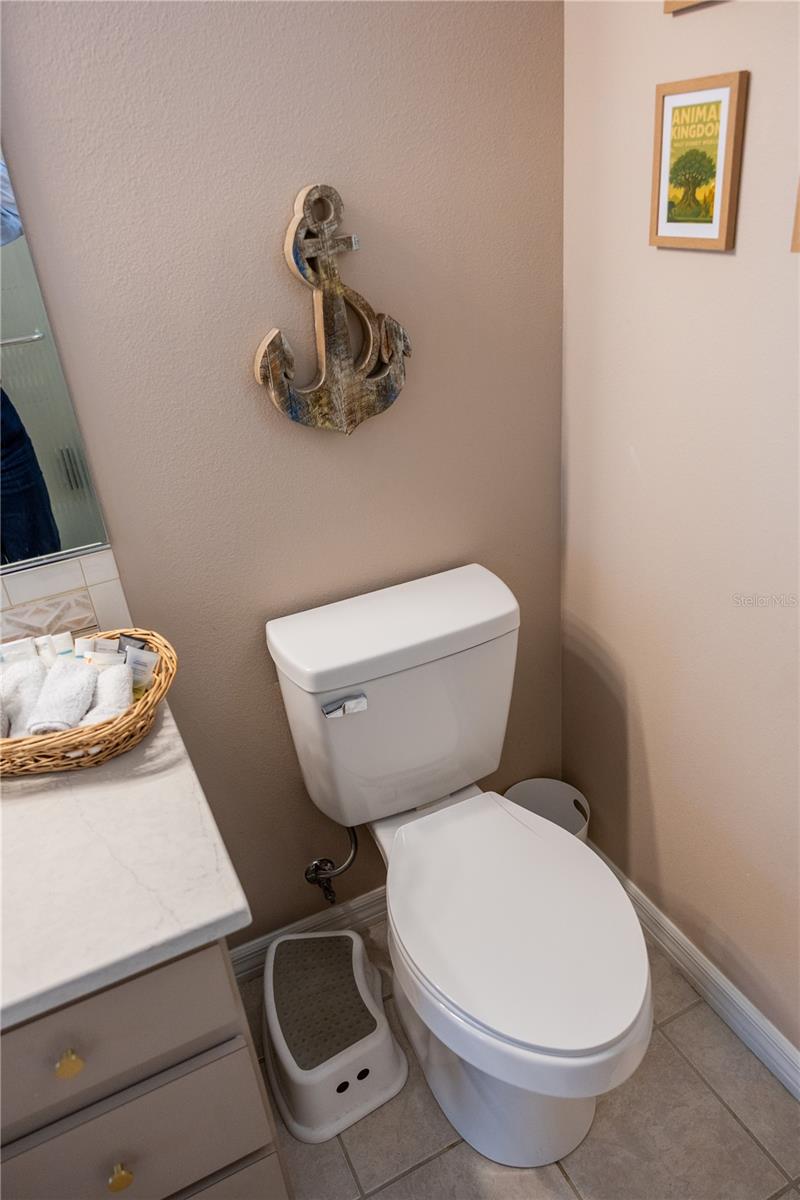 6305 S QUEENSWAY DR, TEMPLE TERRACE, FL, 33617