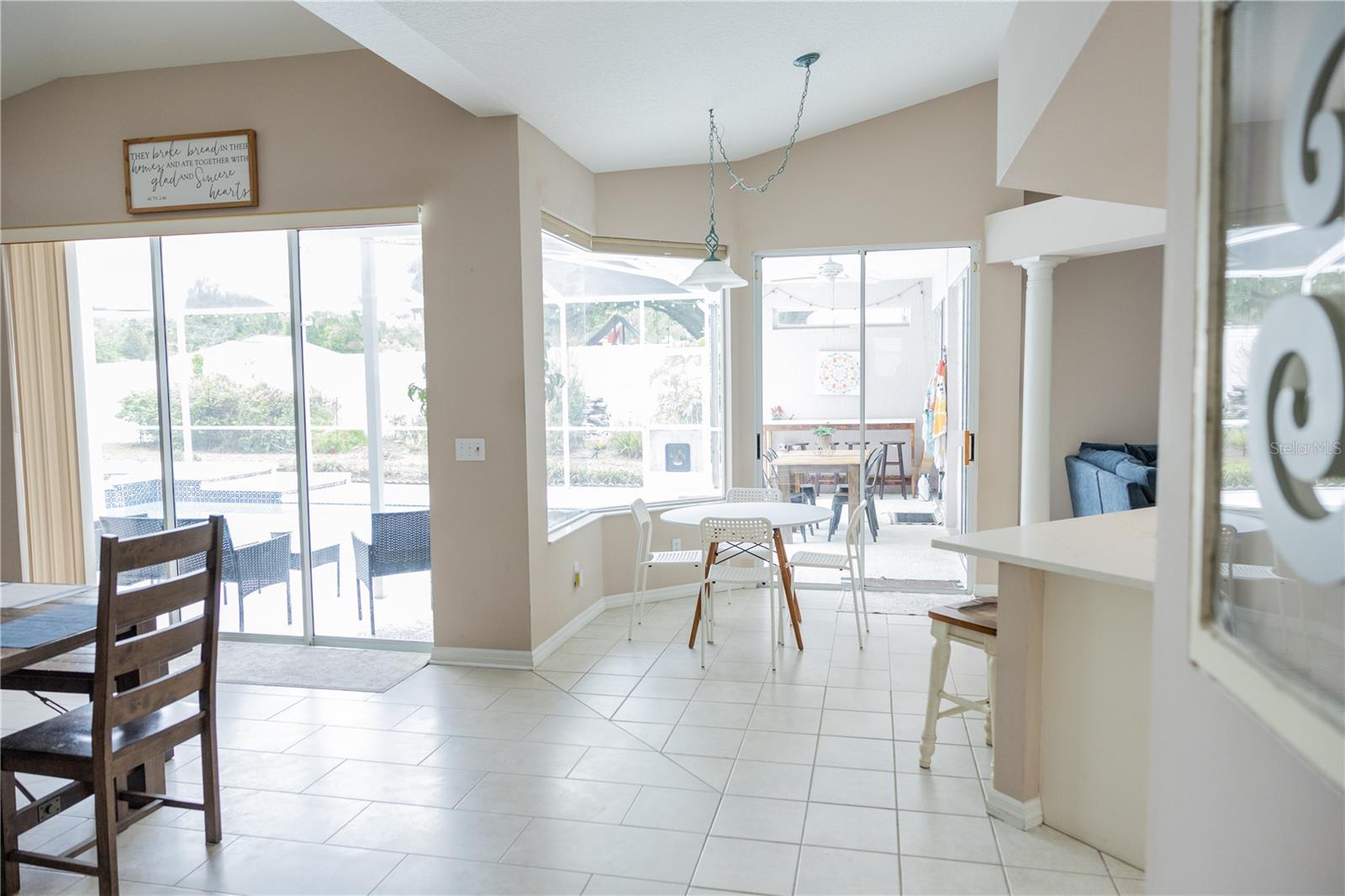 6305 S QUEENSWAY DR, TEMPLE TERRACE, FL, 33617