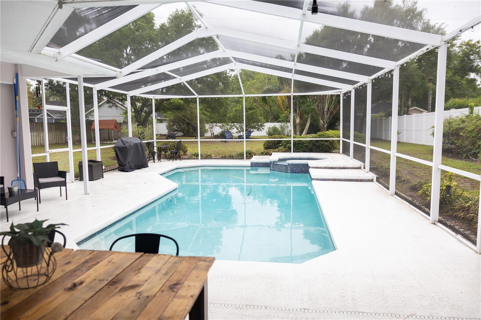 6305 S QUEENSWAY DR, TEMPLE TERRACE, FL, 33617