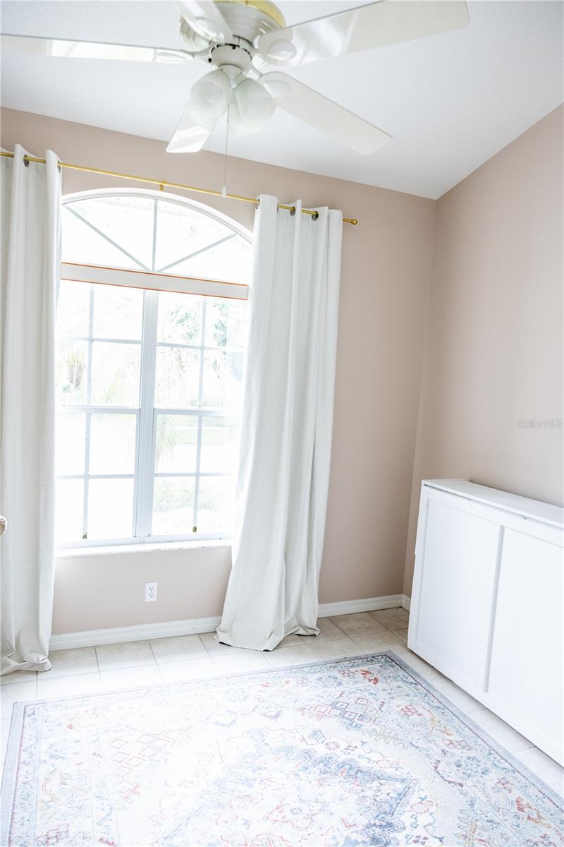 6305 S QUEENSWAY DR, TEMPLE TERRACE, FL, 33617