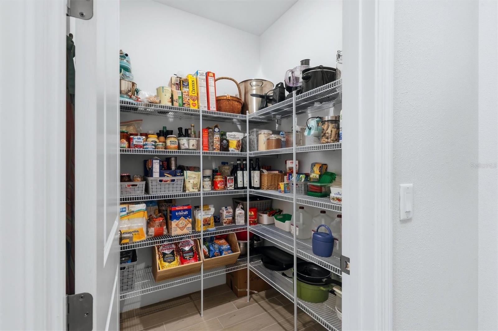 9268 TEQUILA SUNRISE DR, SARASOTA, FL, 34241