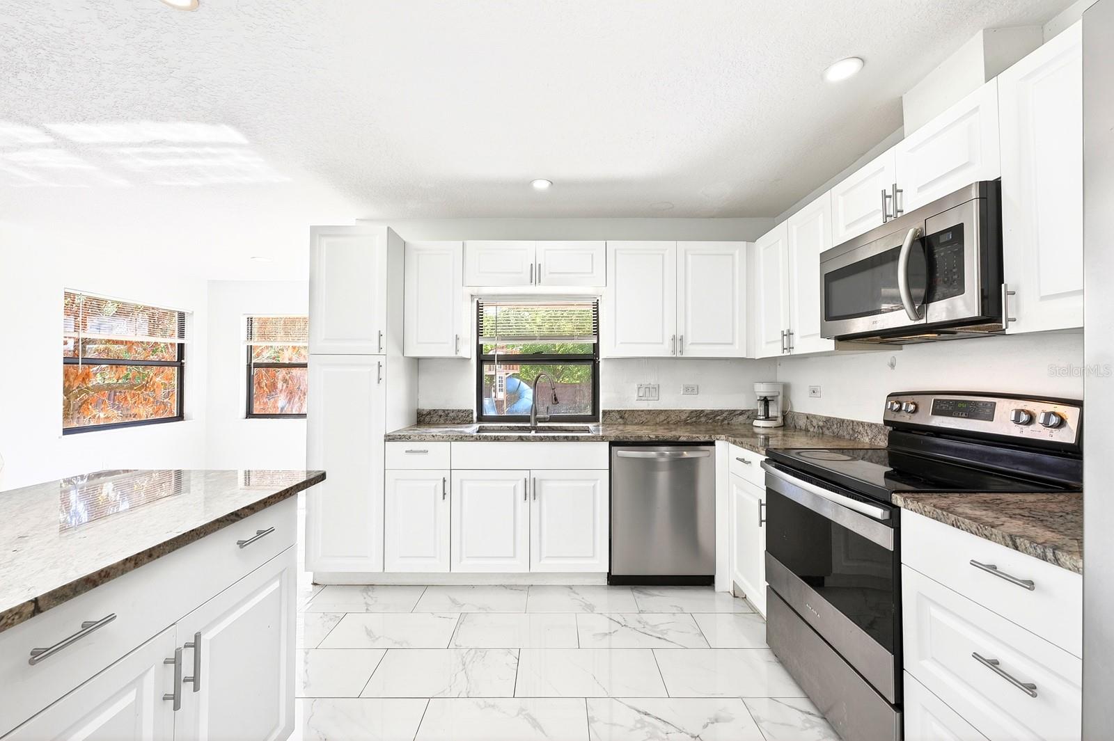 6103 CRYSTAL VIEW DR, ORLANDO, FL, 32819