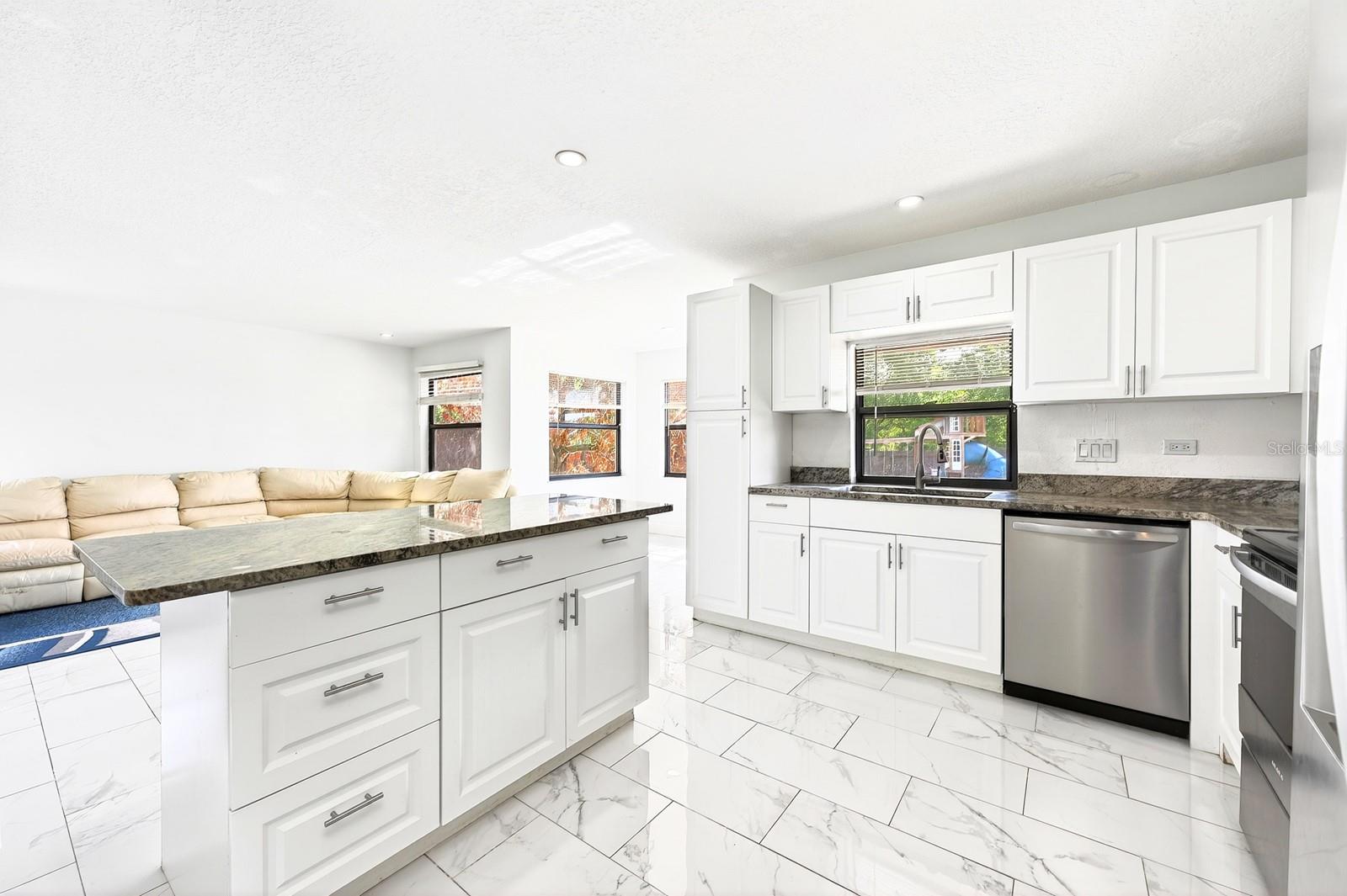 6103 CRYSTAL VIEW DR, ORLANDO, FL, 32819