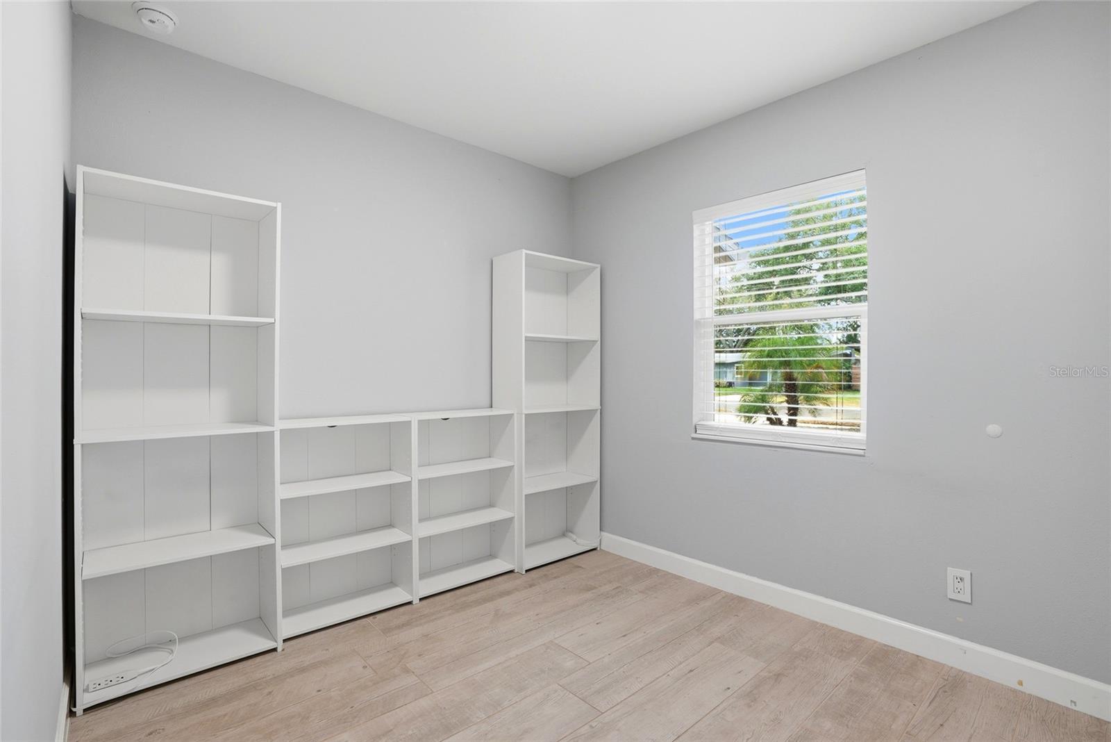 Bedroom 4/Home Office