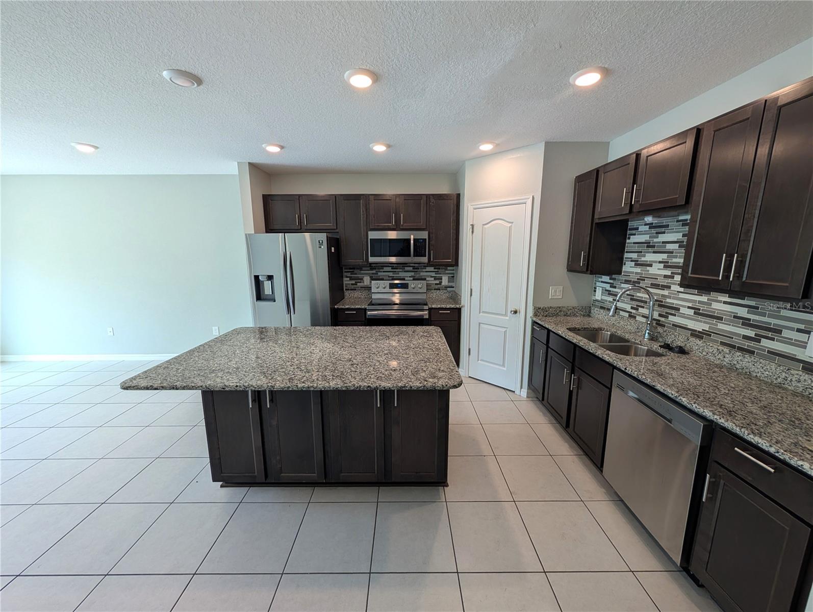 4744 SPATTER DOCK ST, TAMPA, FL, 33610