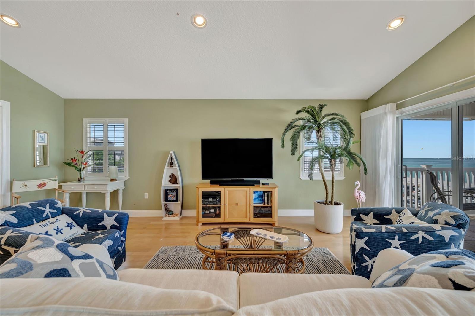 1105 GULF DR S #3, BRADENTON BEACH, FL, 34217