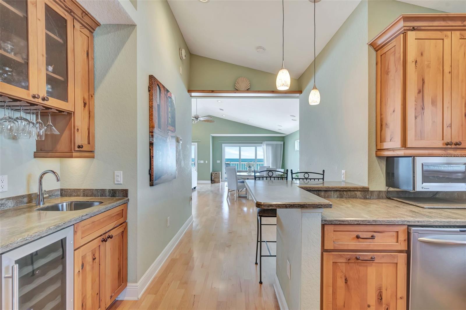 1105 GULF DR S #3, BRADENTON BEACH, FL, 34217