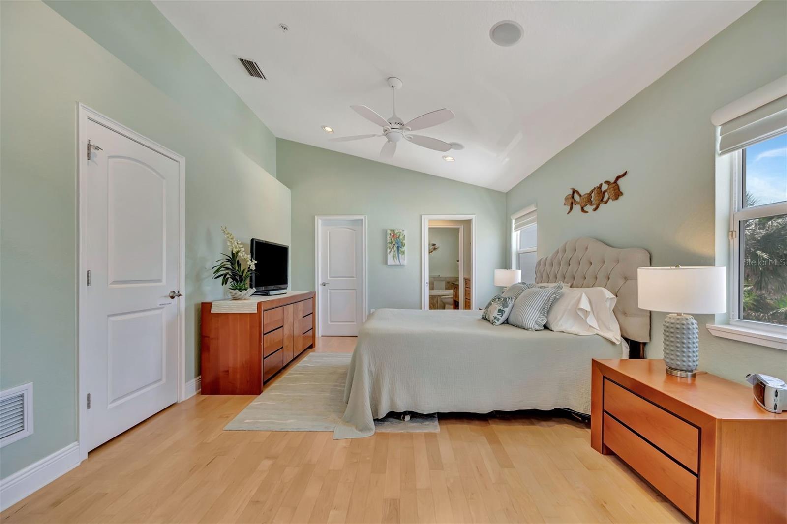 1105 GULF DR S #3, BRADENTON BEACH, FL, 34217