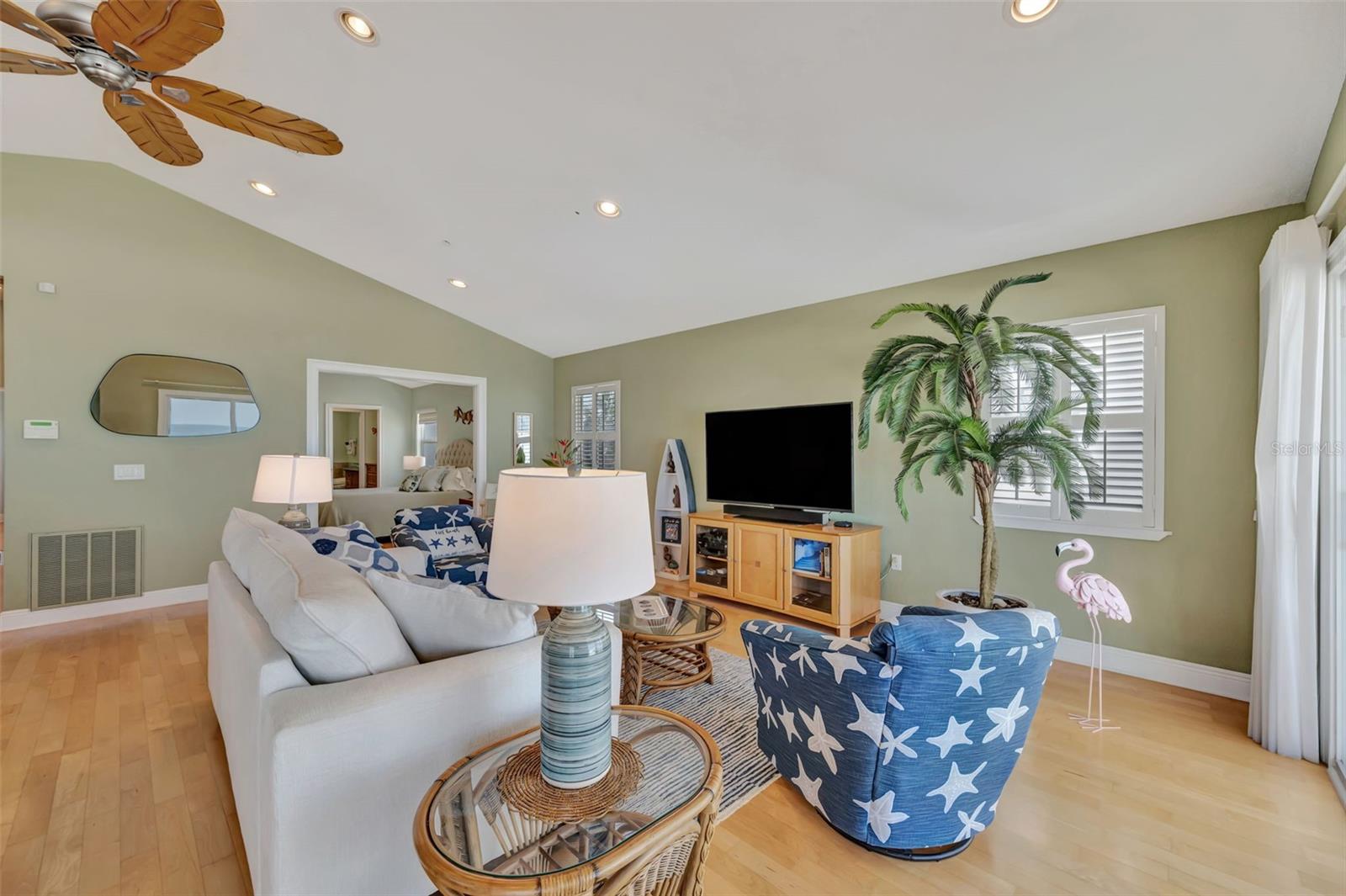 1105 GULF DR S #3, BRADENTON BEACH, FL, 34217