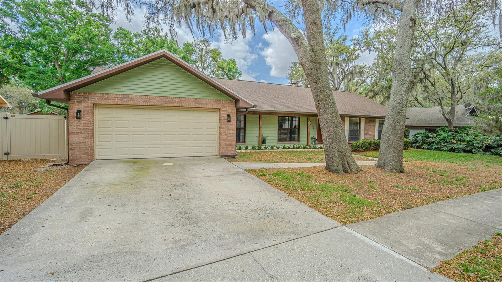 1107 OAKRIDGE MANOR DR, BRANDON, FL, 33511