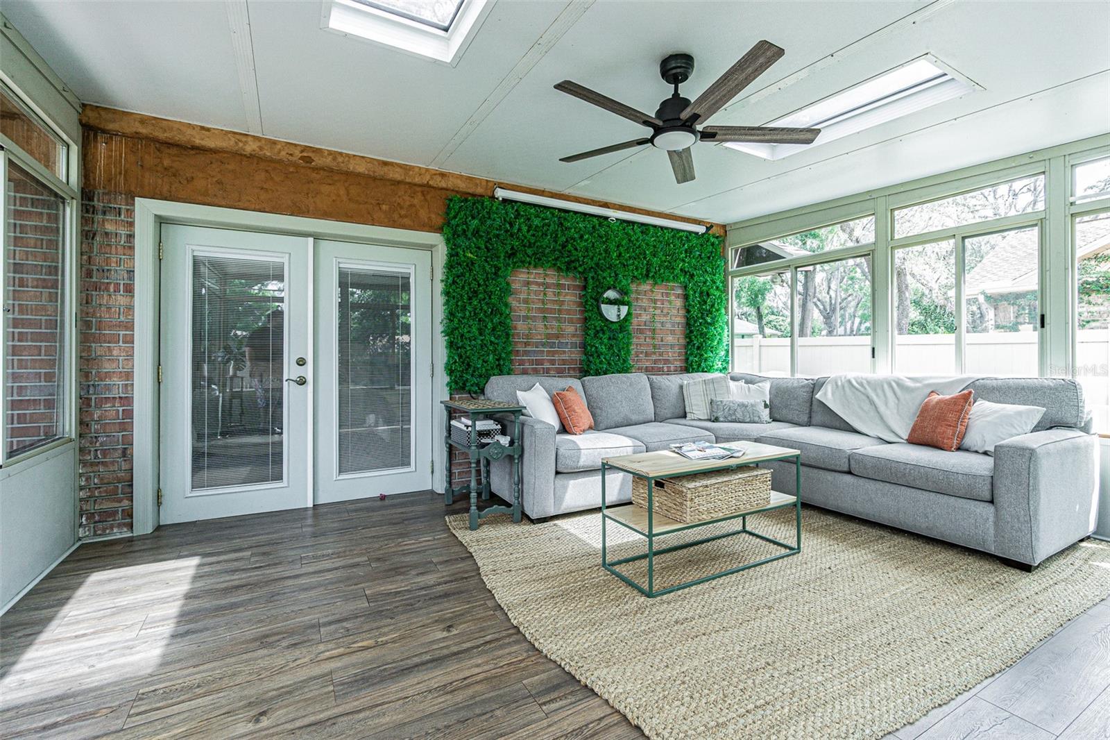 1107 OAKRIDGE MANOR DR, BRANDON, FL, 33511