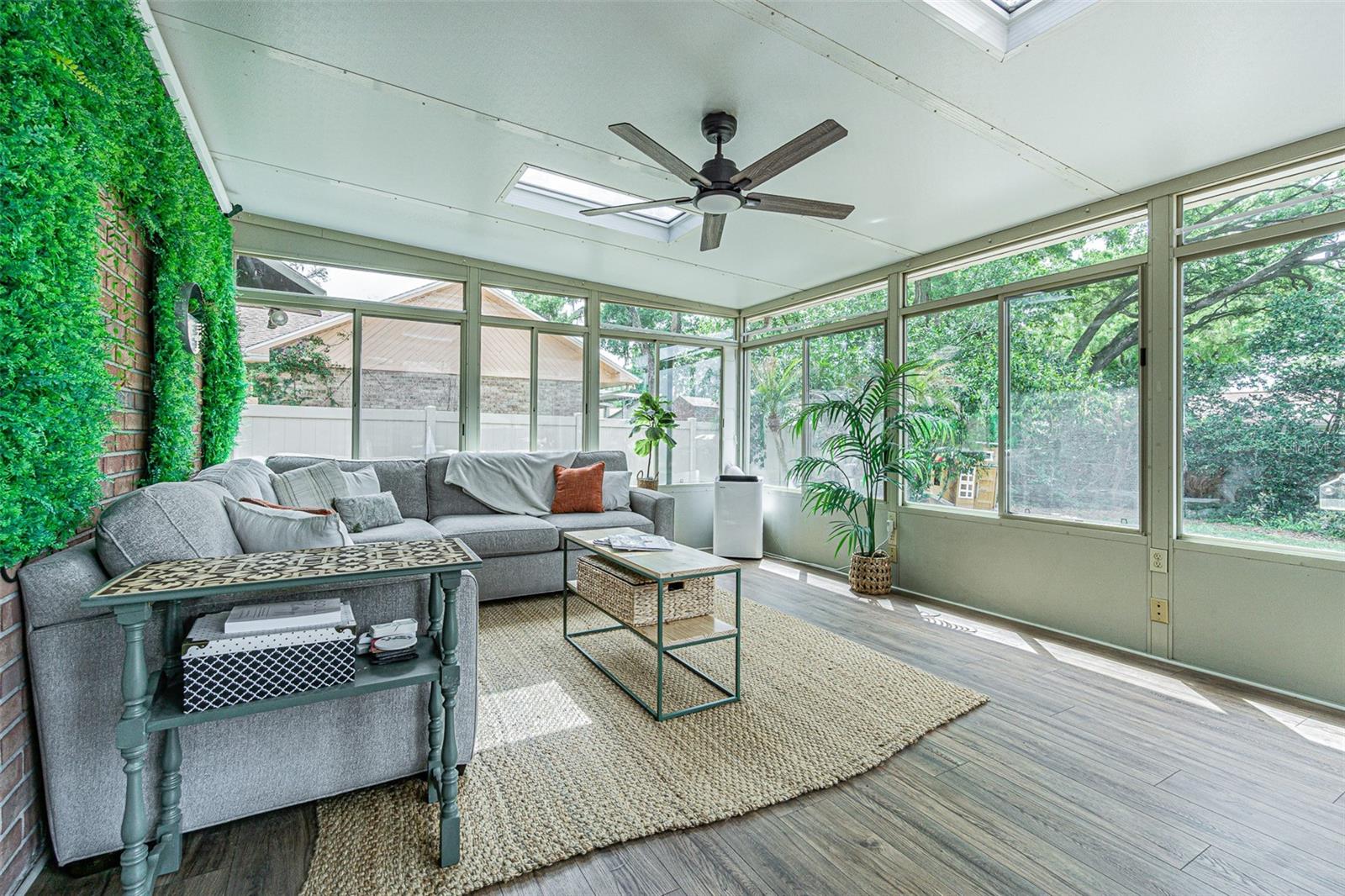 1107 OAKRIDGE MANOR DR, BRANDON, FL, 33511
