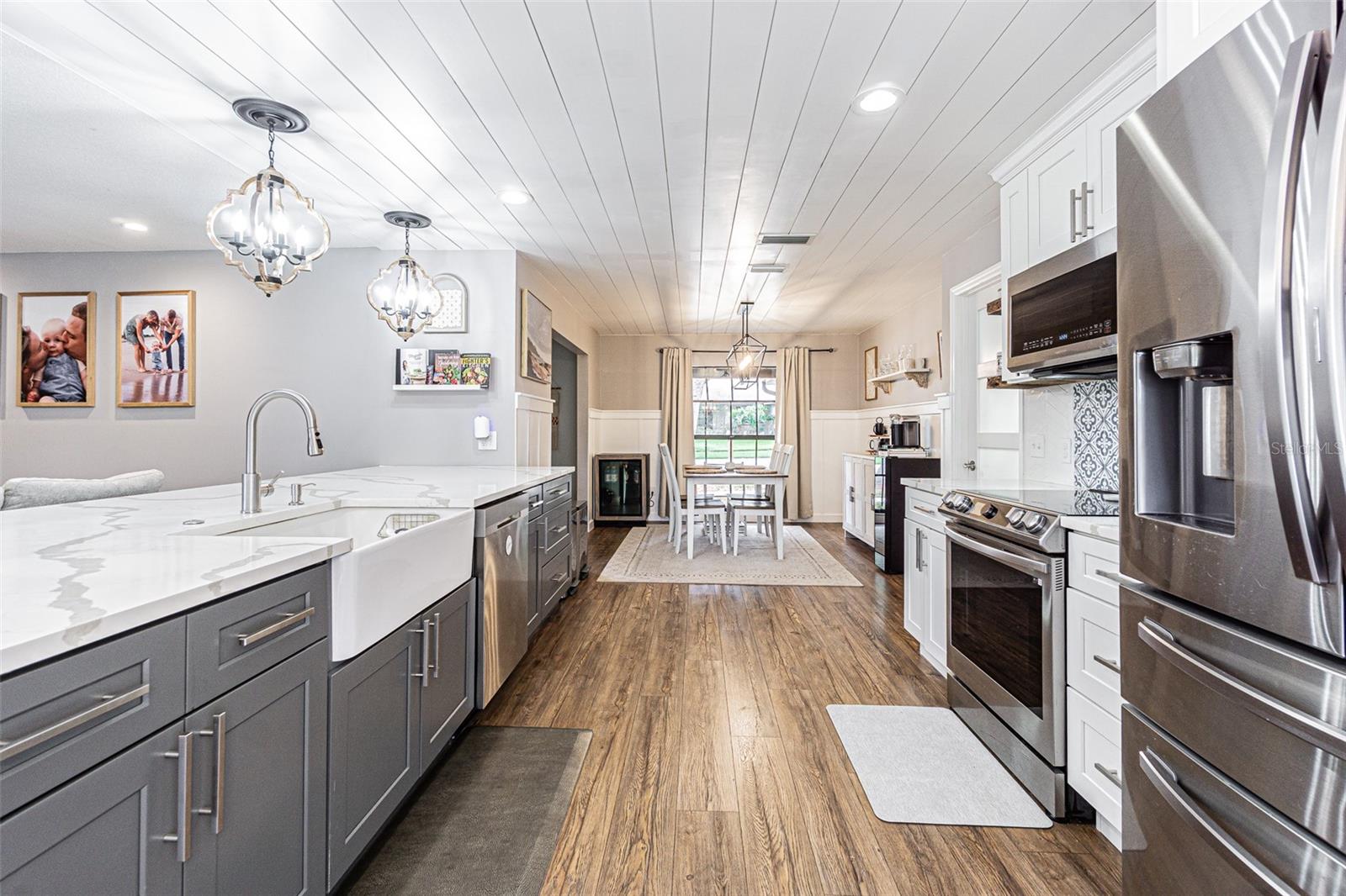 1107 OAKRIDGE MANOR DR, BRANDON, FL, 33511