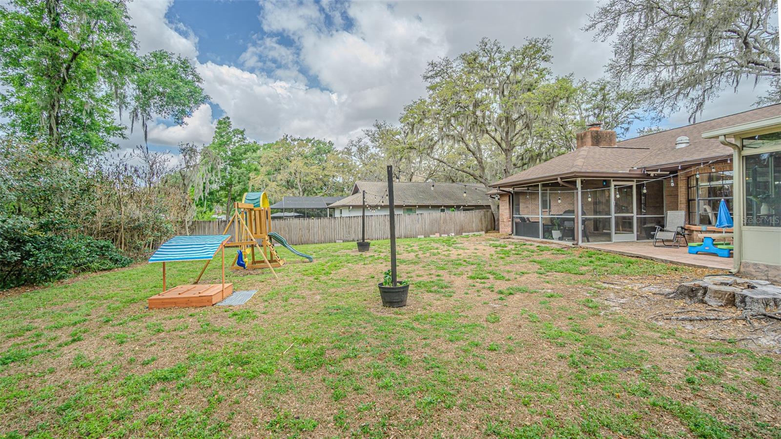 1107 OAKRIDGE MANOR DR, BRANDON, FL, 33511