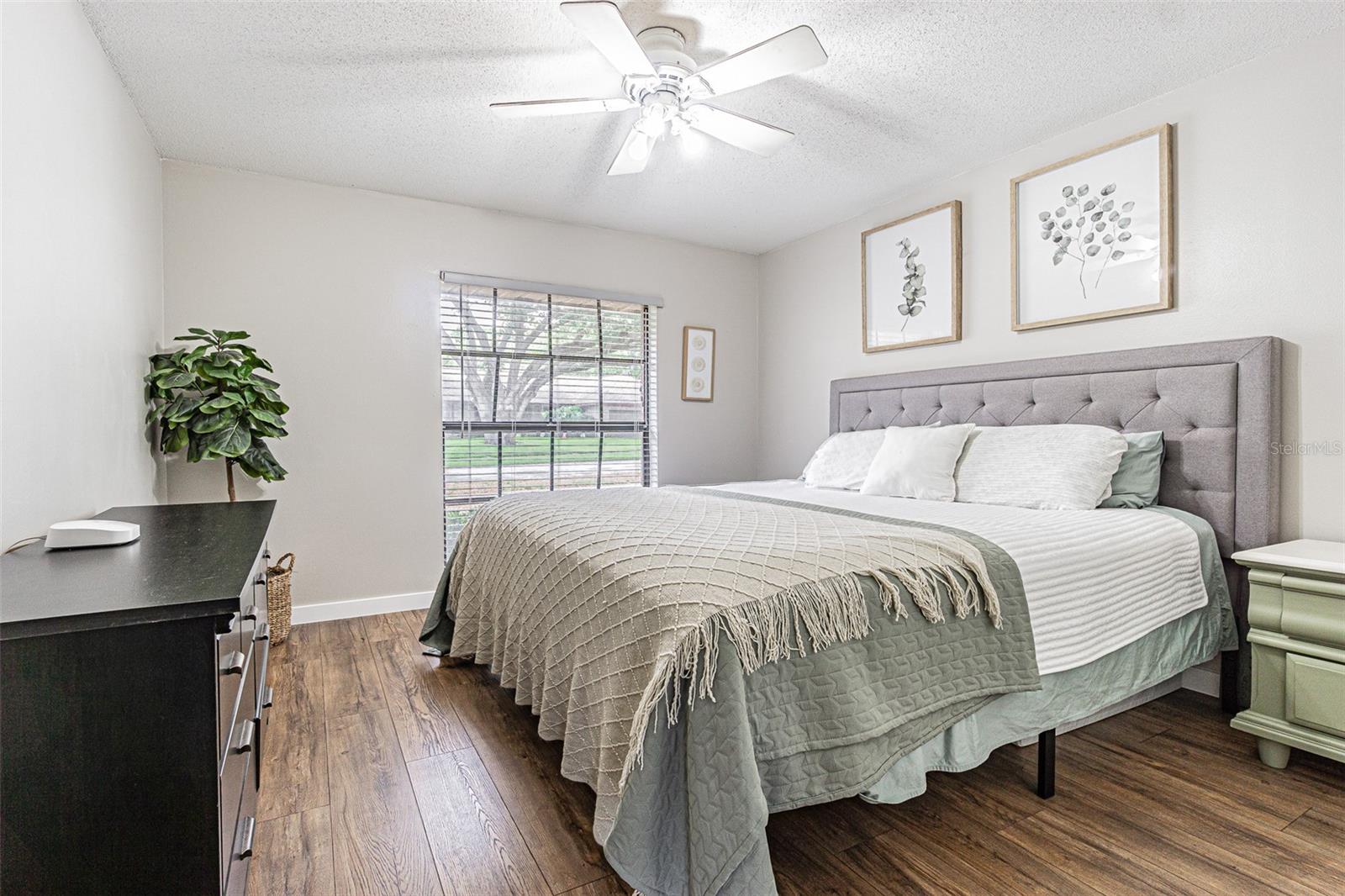 1107 OAKRIDGE MANOR DR, BRANDON, FL, 33511
