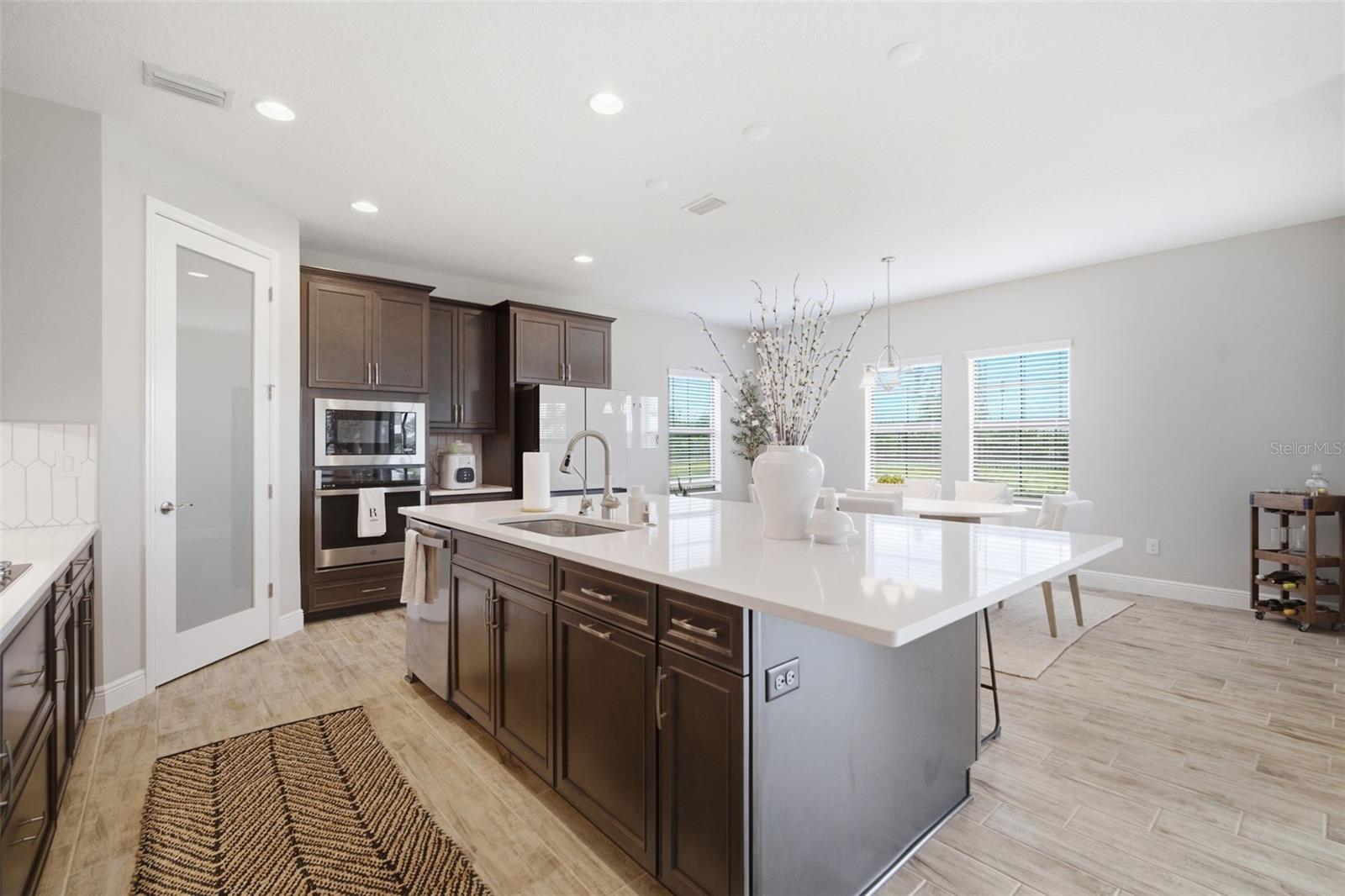 6396 ROADSTEAD CT, APOLLO BEACH, FL, 33572