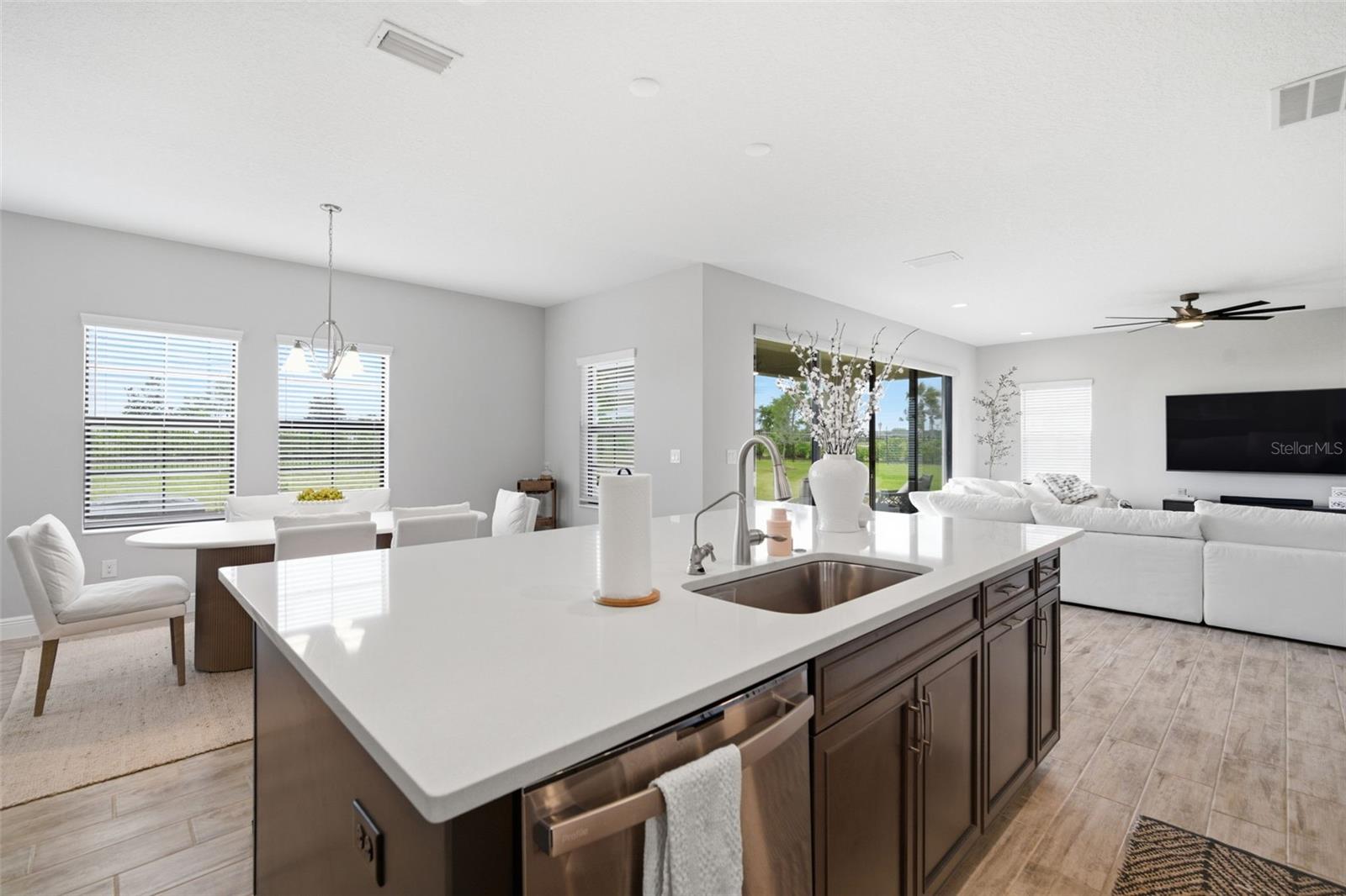 6396 ROADSTEAD CT, APOLLO BEACH, FL, 33572