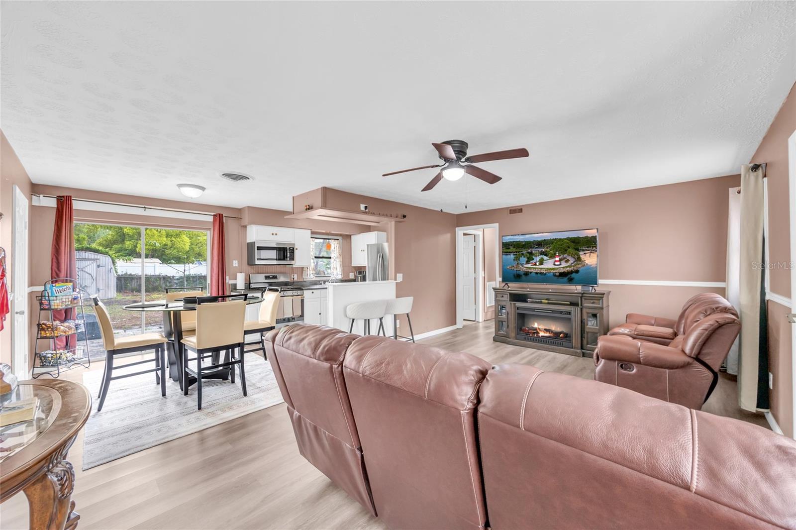 890 GOLDEN ISLE DR, MOUNT DORA, FL, 32757