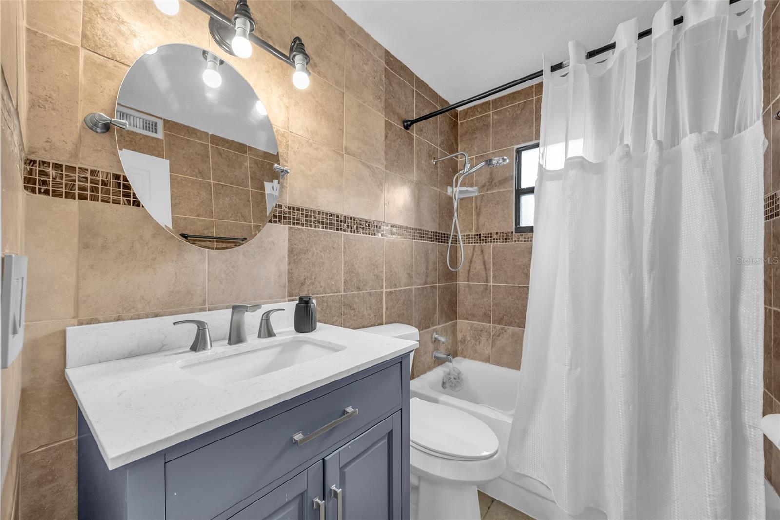 890 GOLDEN ISLE DR, MOUNT DORA, FL, 32757