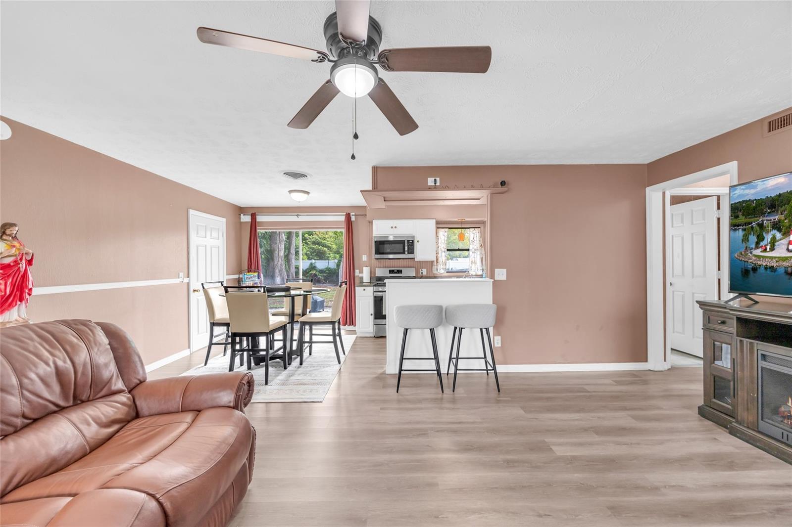 890 GOLDEN ISLE DR, MOUNT DORA, FL, 32757