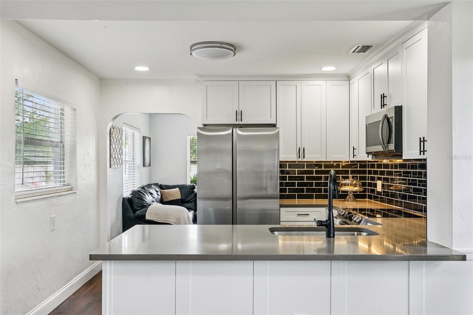 6527 3RD AVE S, ST PETERSBURG, FL, 33707