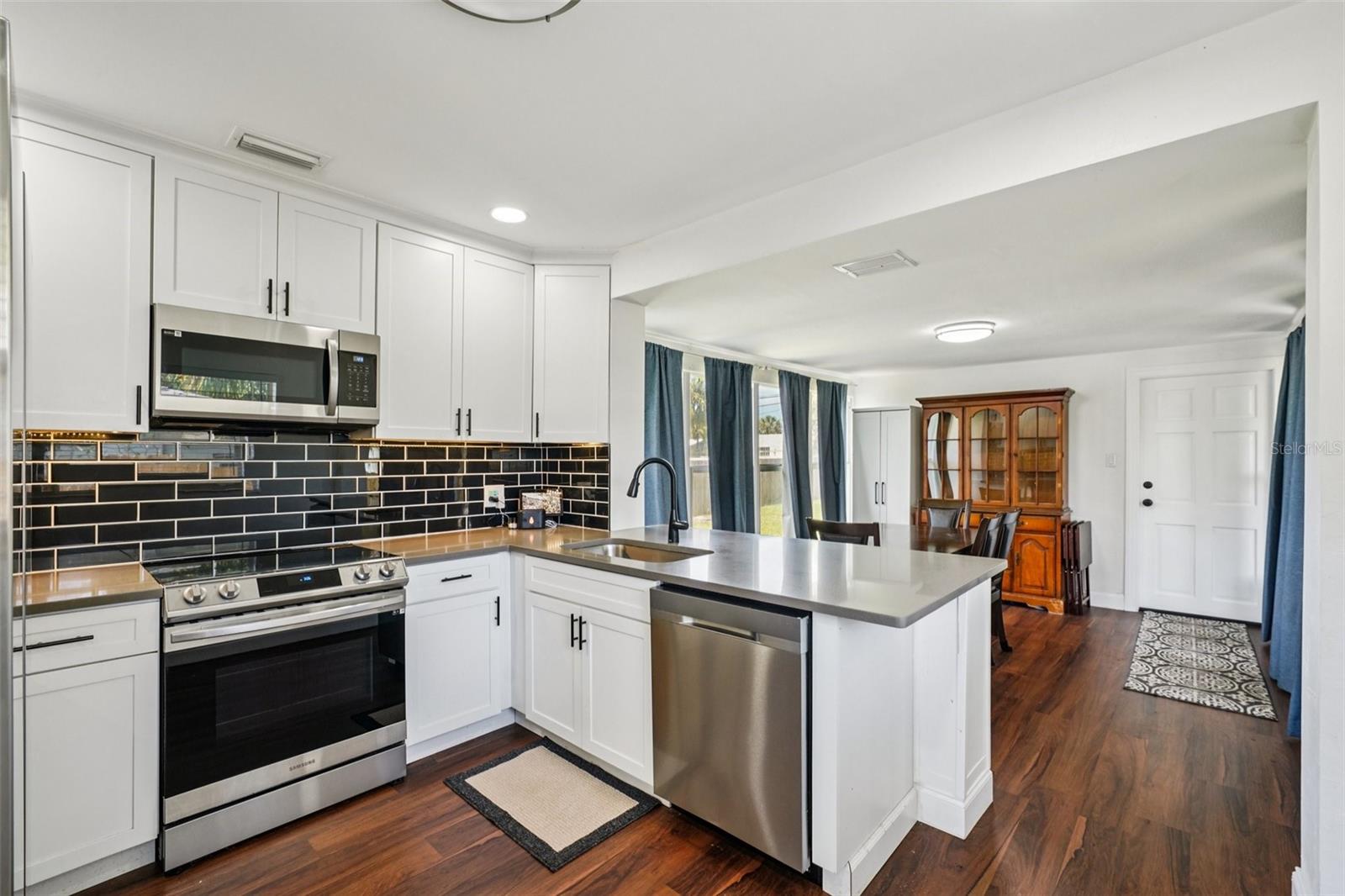 6527 3RD AVE S, ST PETERSBURG, FL, 33707