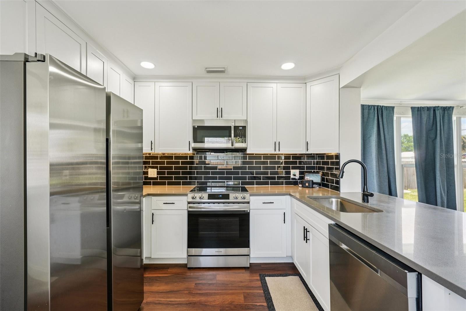 6527 3RD AVE S, ST PETERSBURG, FL, 33707