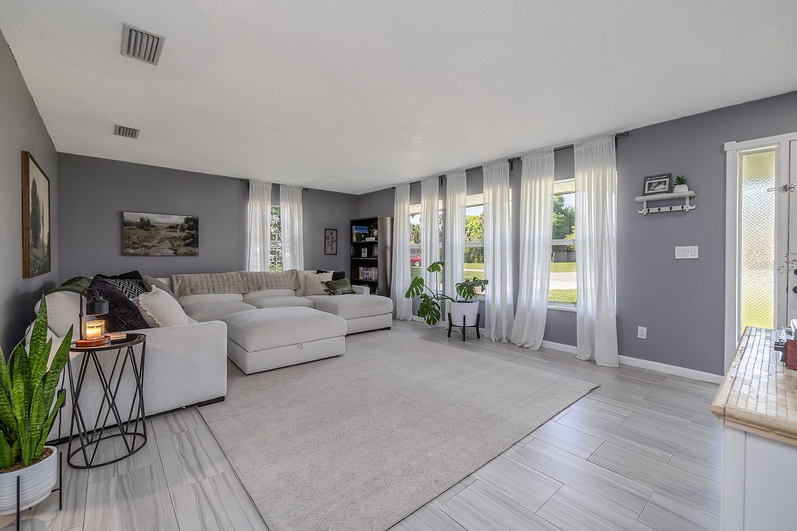 957 PINEAPPLE RD, SOUTH DAYTONA, FL, 32119