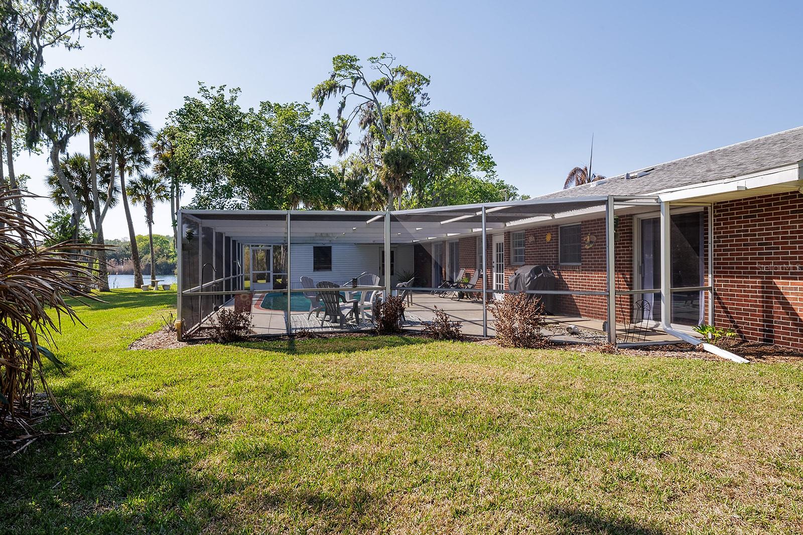 957 PINEAPPLE RD, SOUTH DAYTONA, FL, 32119