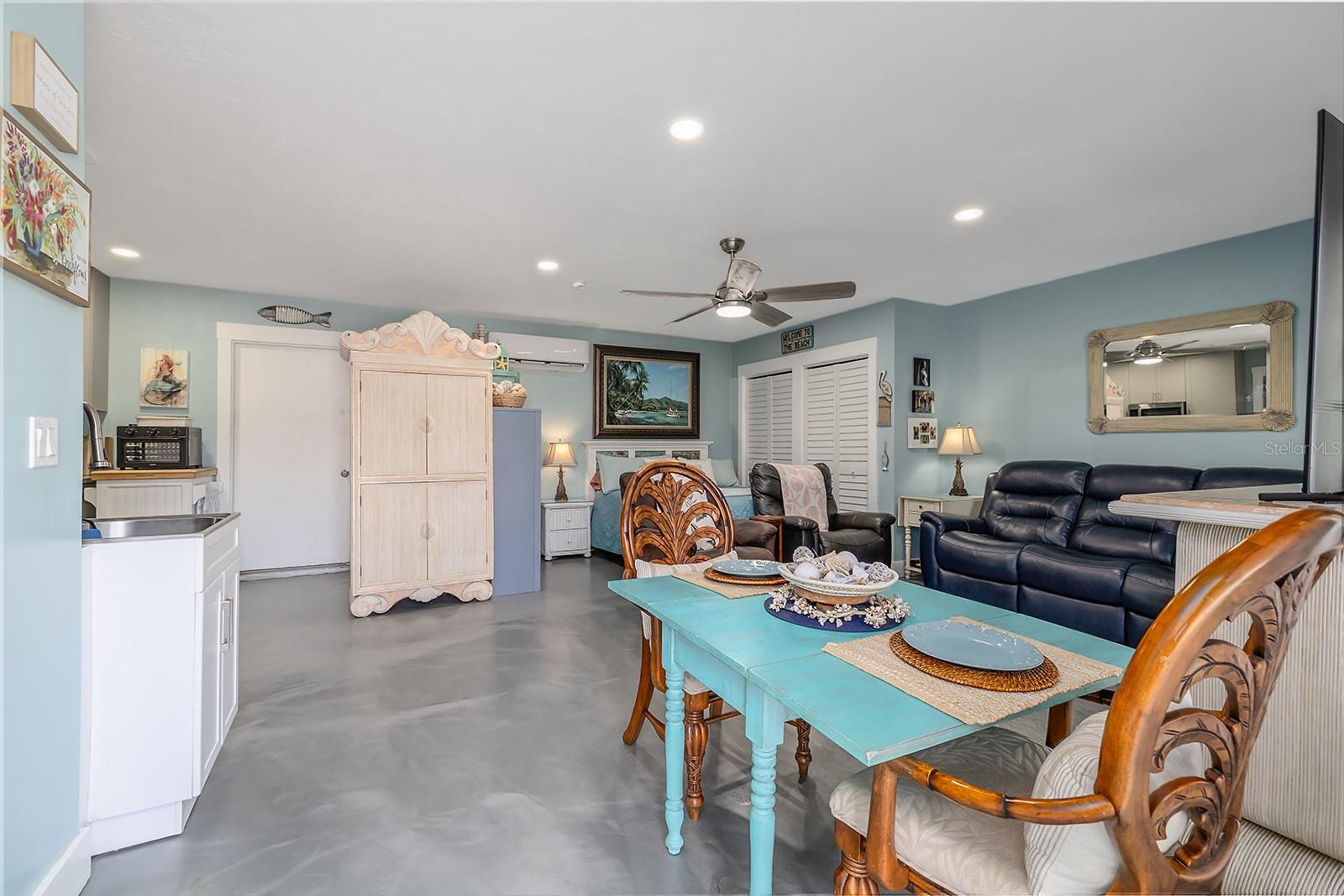 957 PINEAPPLE RD, SOUTH DAYTONA, FL, 32119