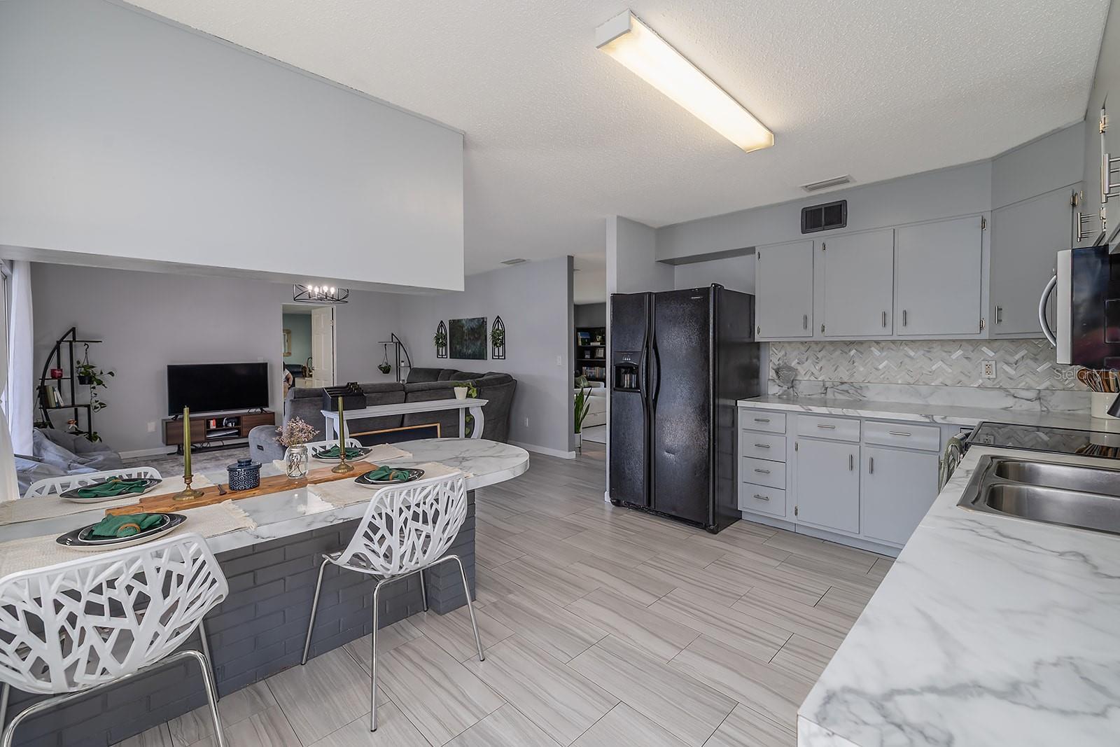 957 PINEAPPLE RD, SOUTH DAYTONA, FL, 32119