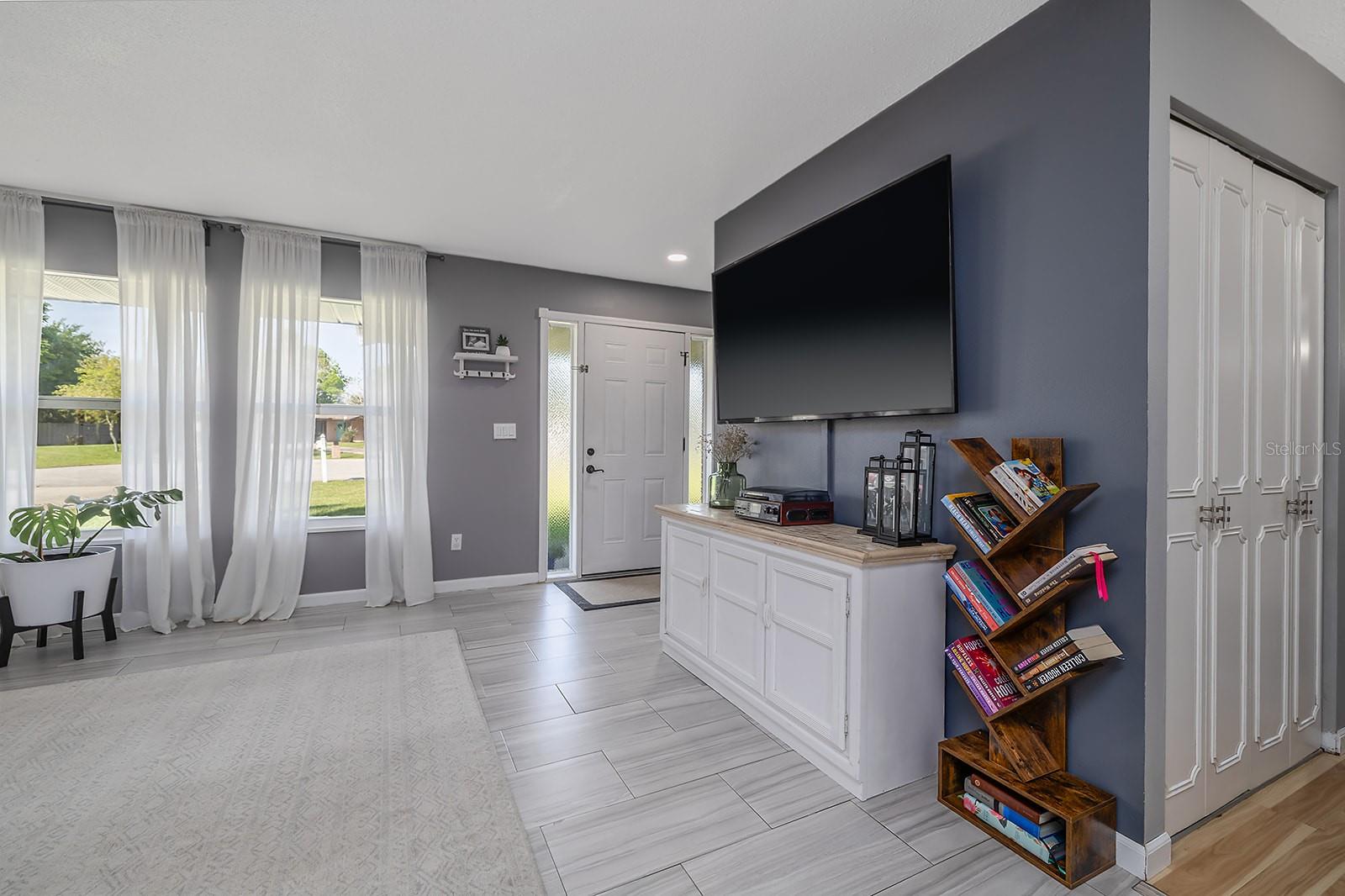 957 PINEAPPLE RD, SOUTH DAYTONA, FL, 32119