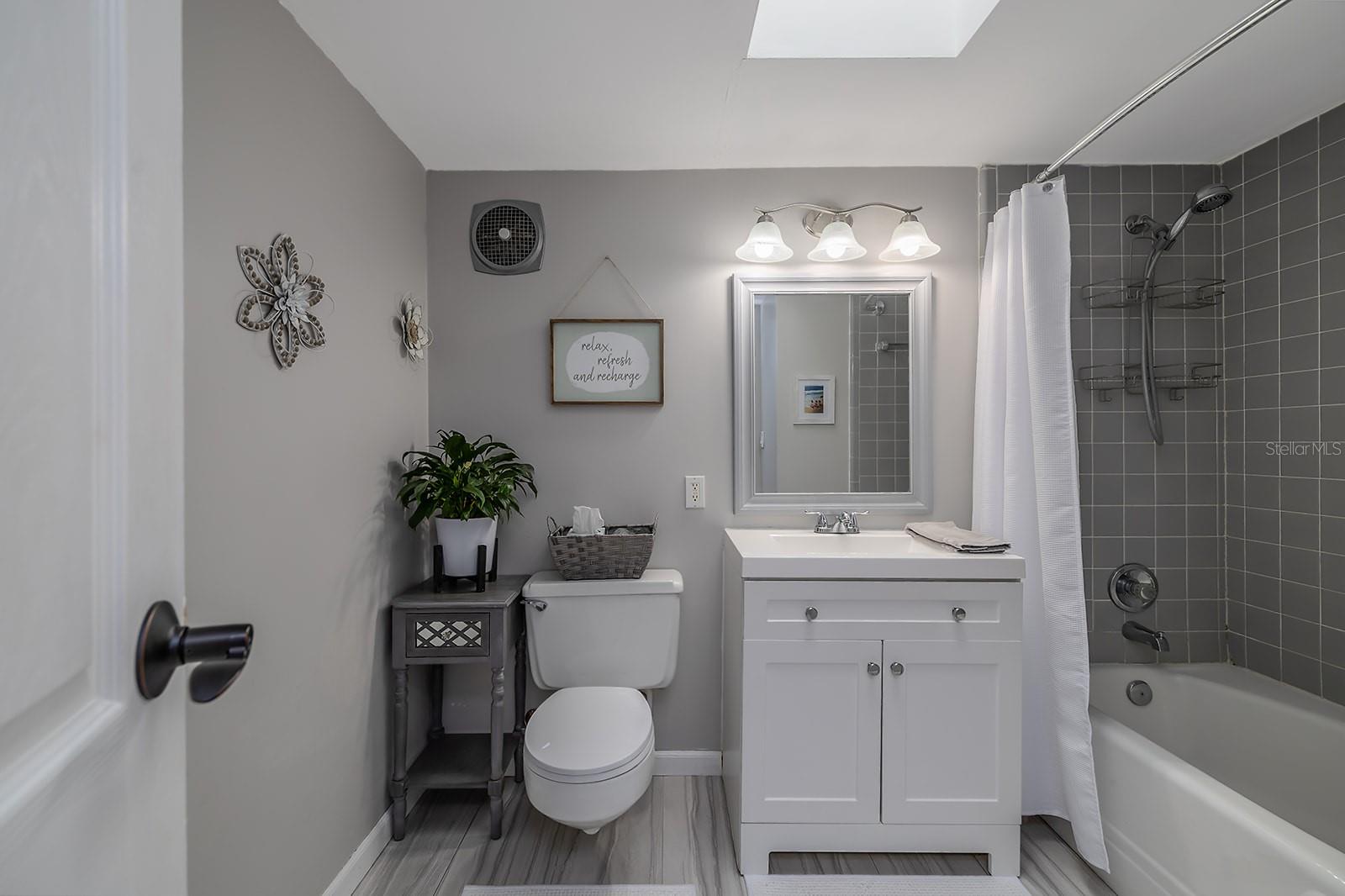 957 PINEAPPLE RD, SOUTH DAYTONA, FL, 32119