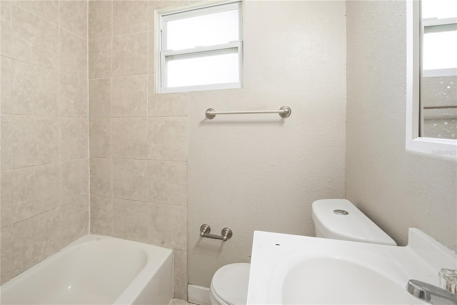 8419 N SEMMES ST, TAMPA, FL, 33604