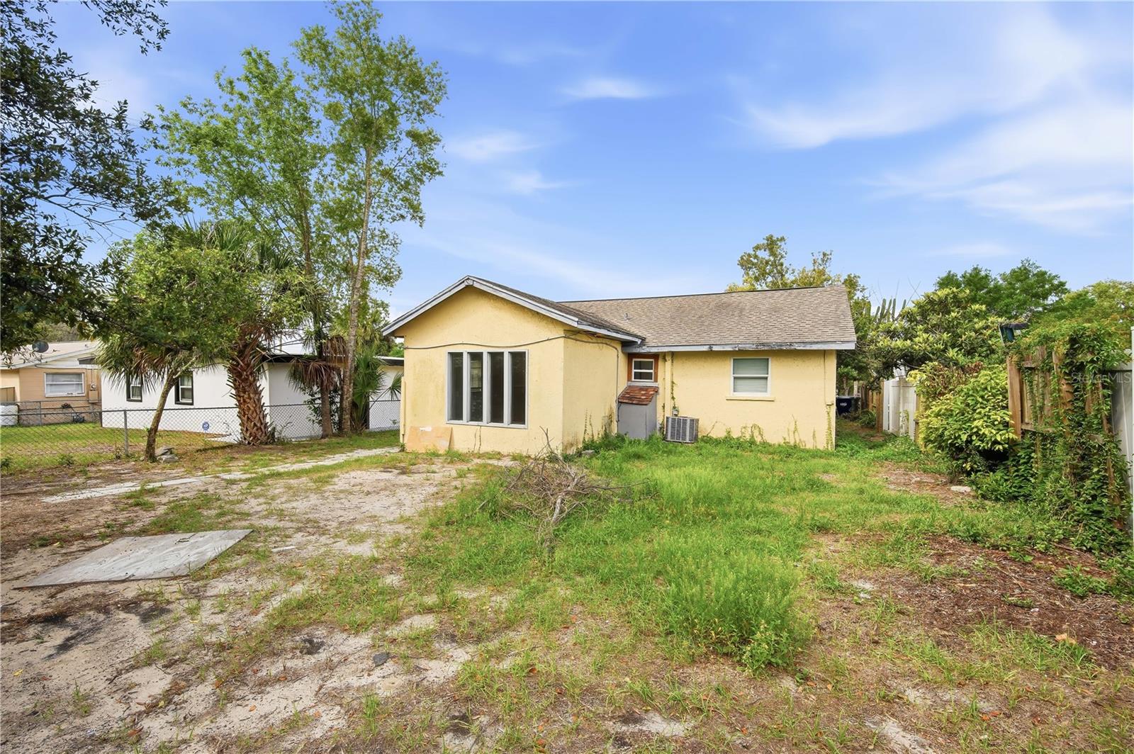 8419 N SEMMES ST, TAMPA, FL, 33604