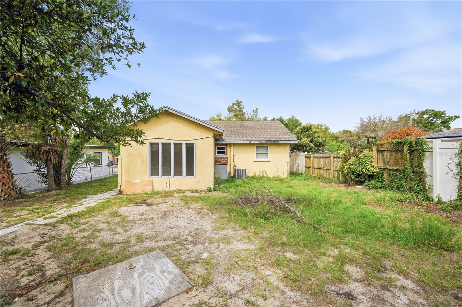 8419 N SEMMES ST, TAMPA, FL, 33604
