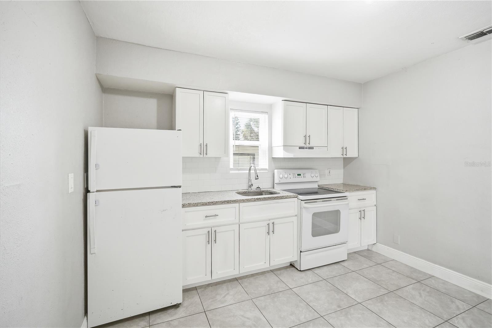 8419 N SEMMES ST, TAMPA, FL, 33604