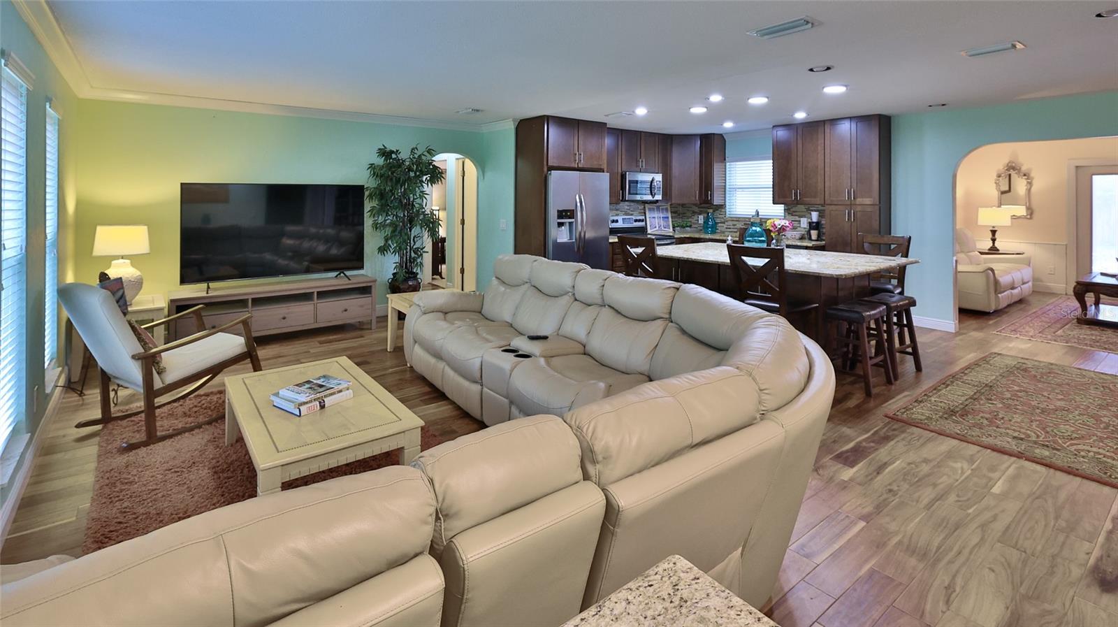 1602 S RIVERSIDE DR, EDGEWATER, FL, 32132