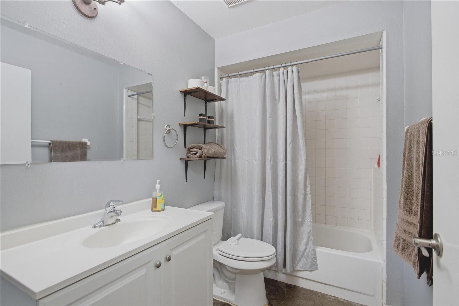 108 N BRISTOL CIR, SANFORD, FL, 32773