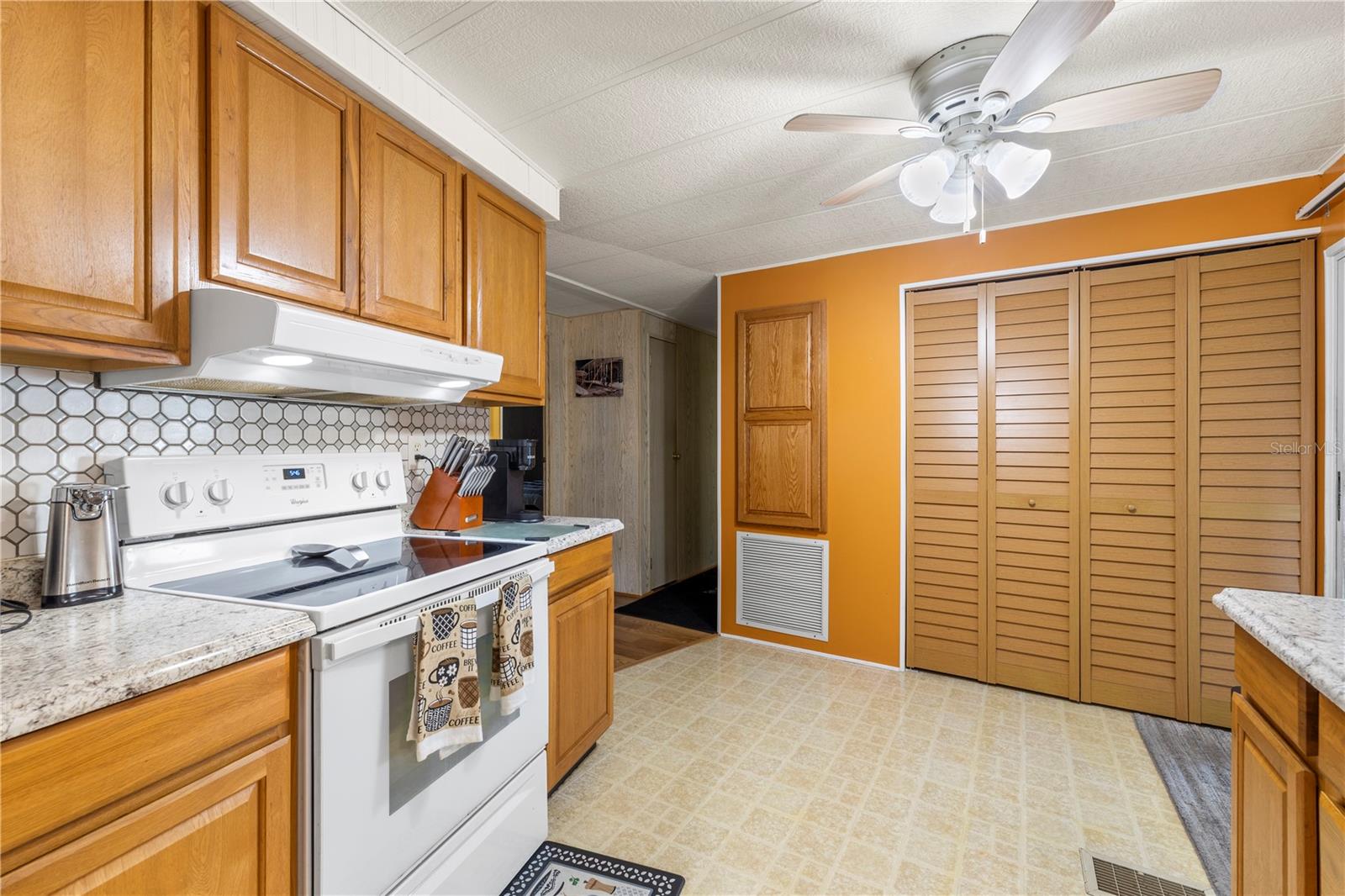 6034 ALPINE DR, ZEPHYRHILLS, FL, 33542